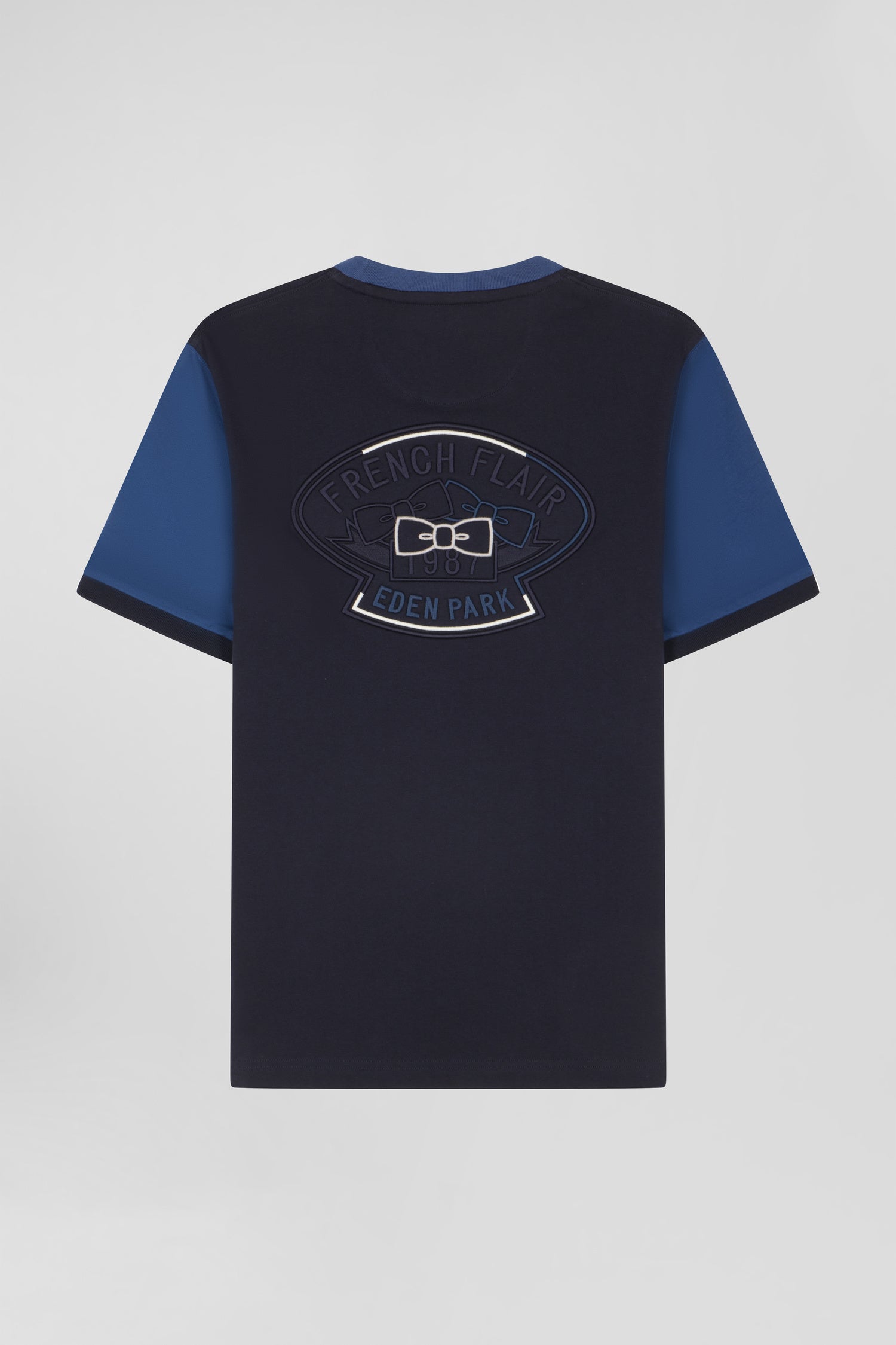 Regular navy blue cotton T-shirt with short contrasting sleeves