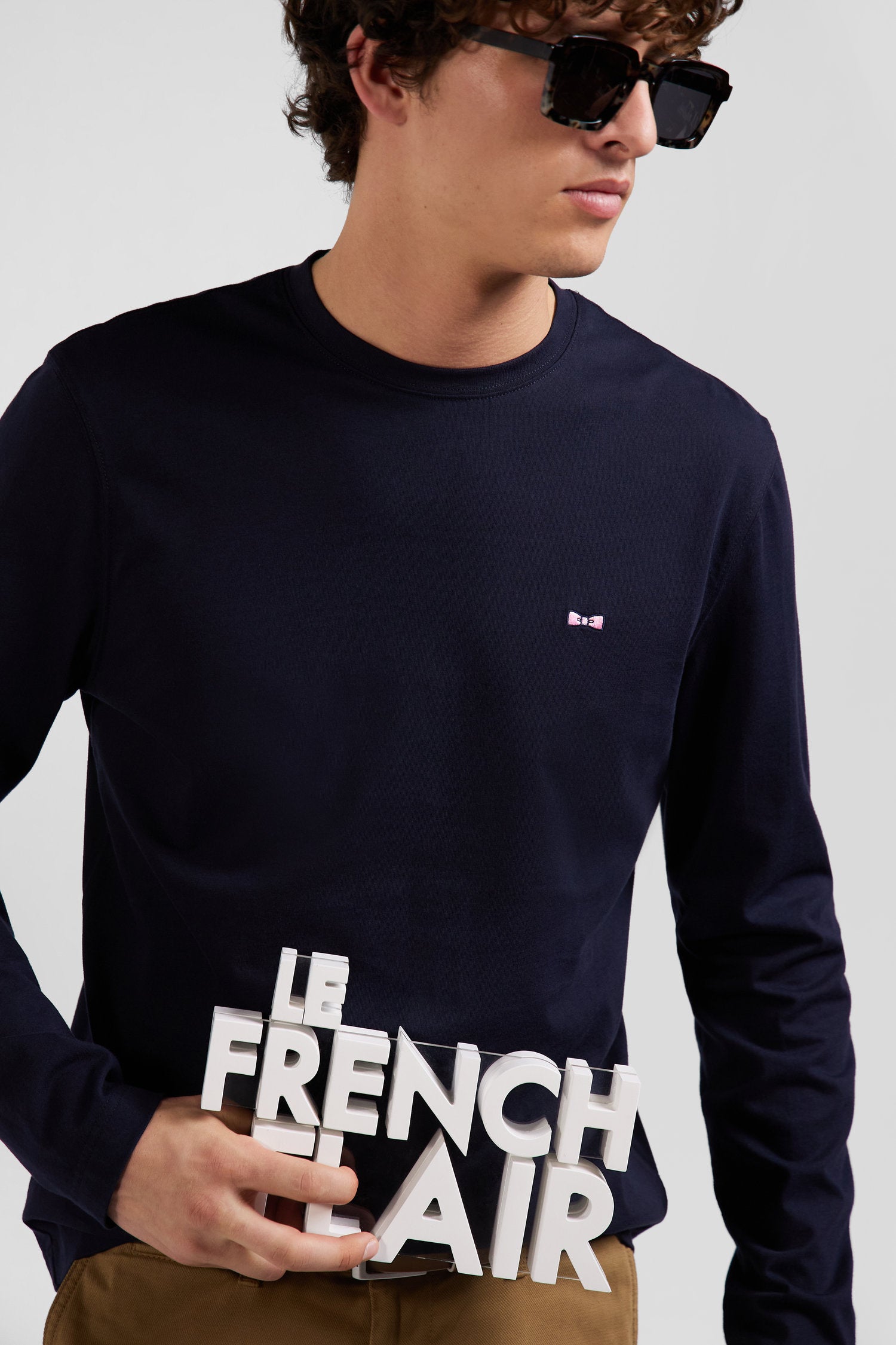 Regular navy blue long-sleeved cotton T-shirt with back embroidery