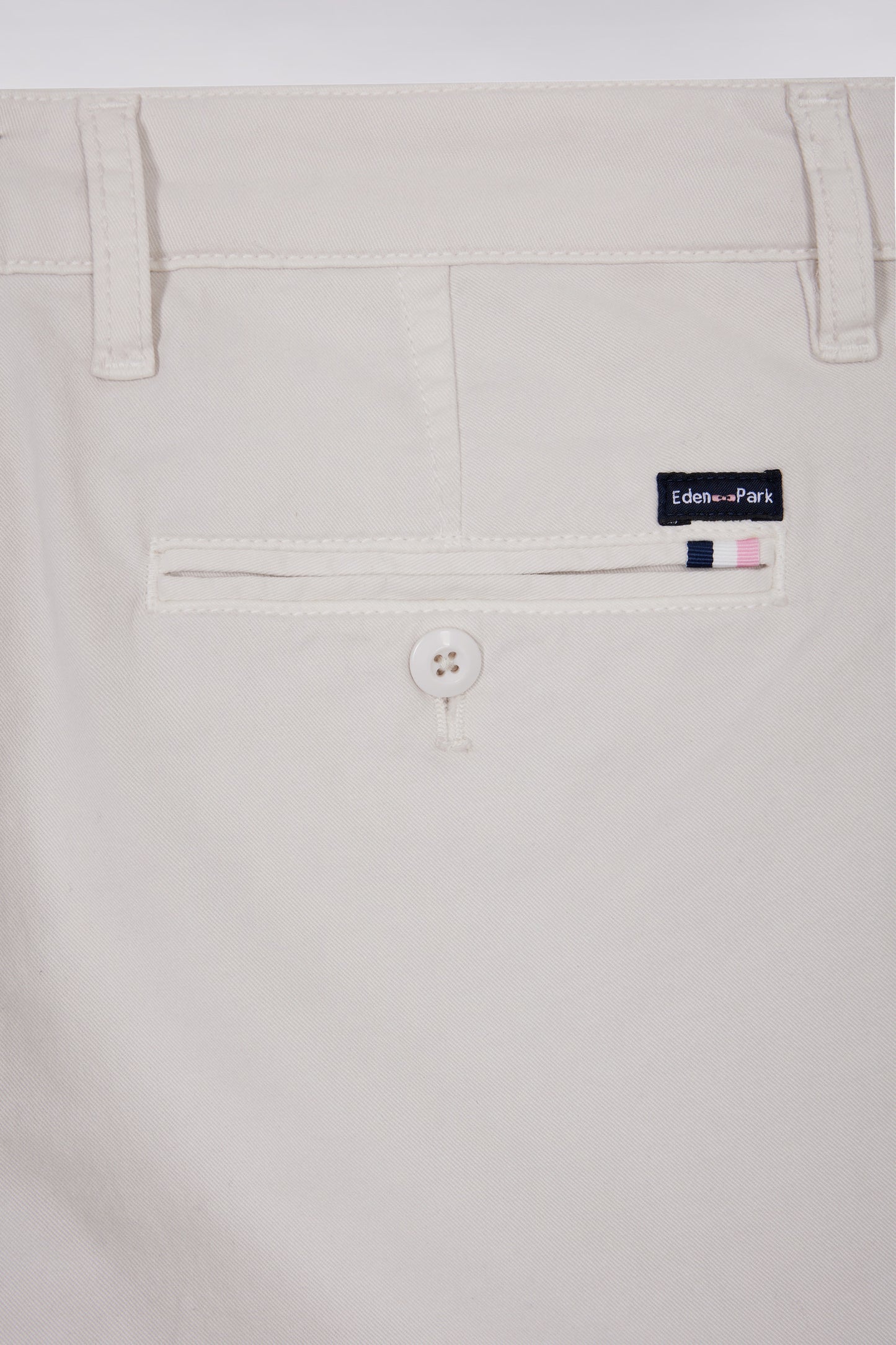 Pleatless chino pants in ecru stretch cotton