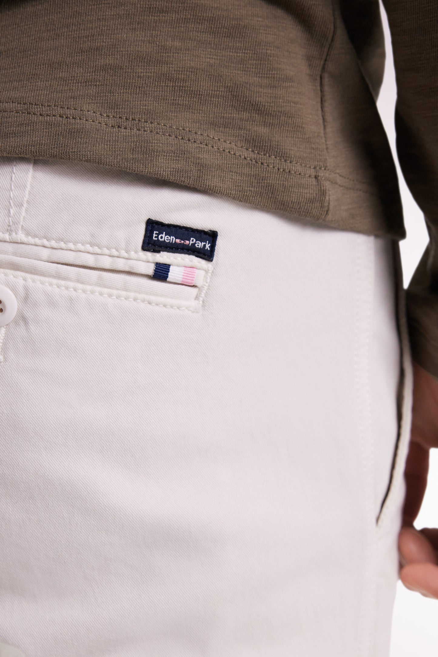 Pleatless chino pants in ecru stretch cotton