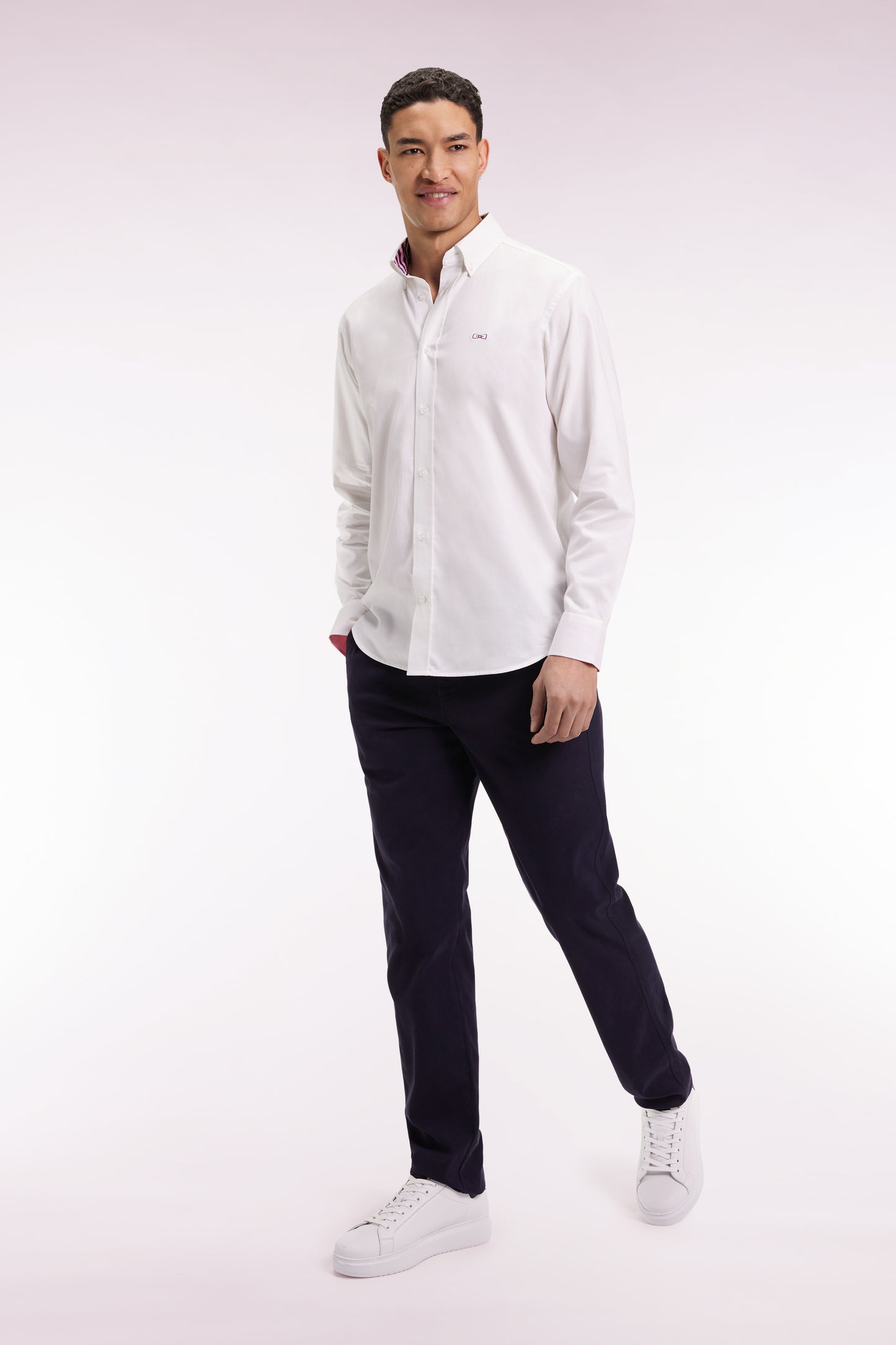Pleatless chino pants in navy stretch piqué cotton