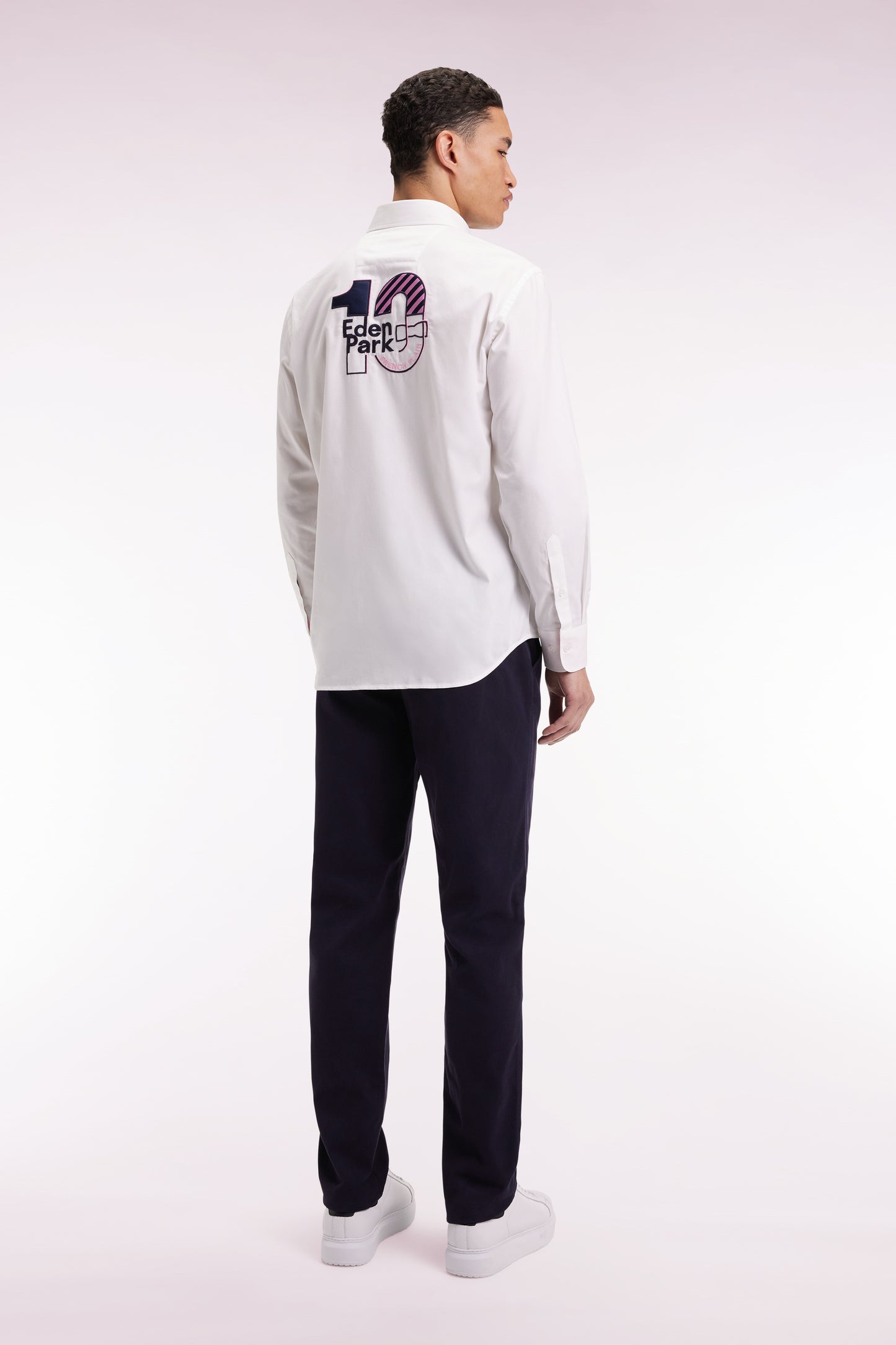 Pleatless chino pants in navy stretch piqué cotton