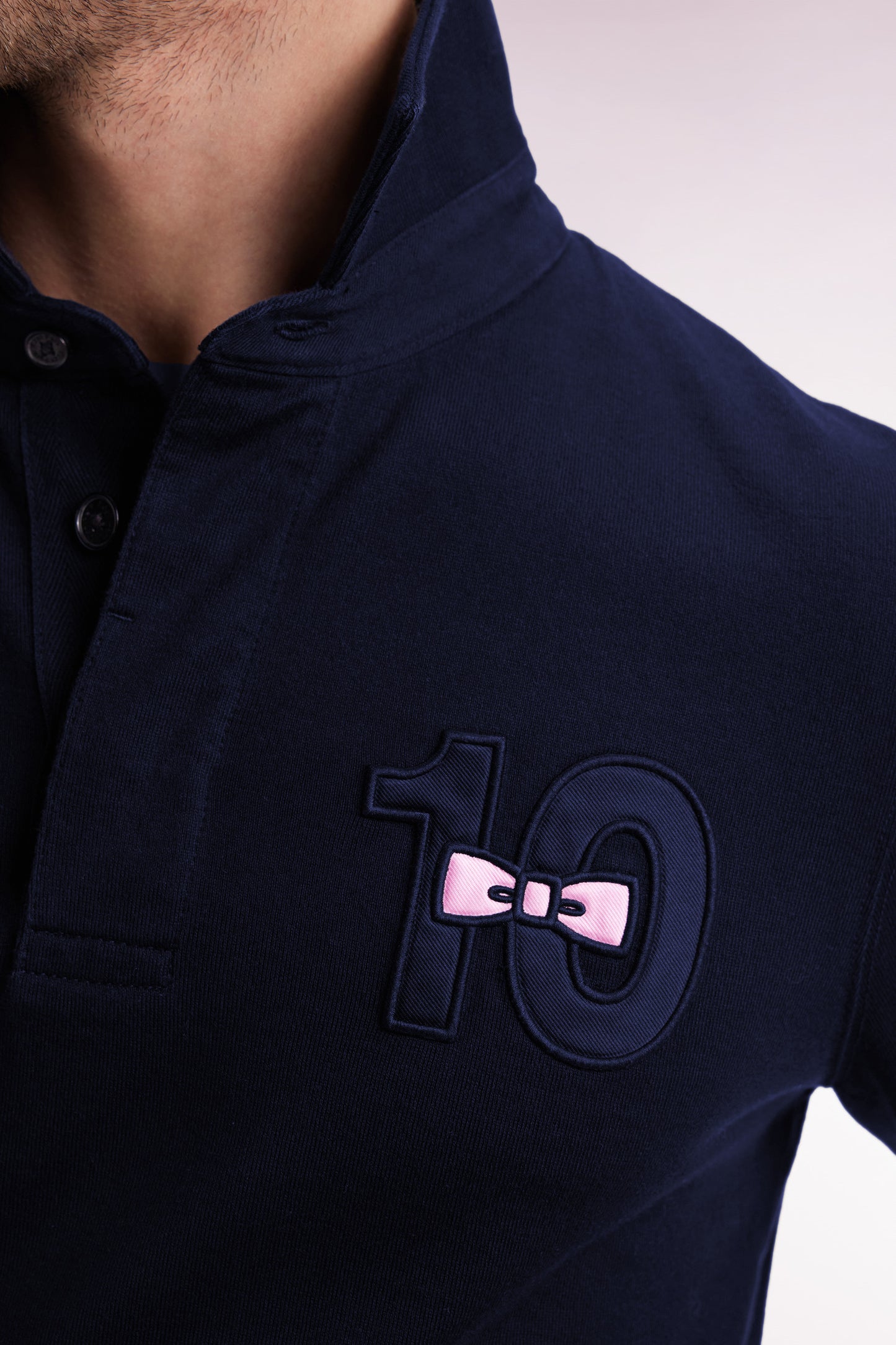 Long-sleeved jersey in thick navy cotton jersey with embroidered straight cut