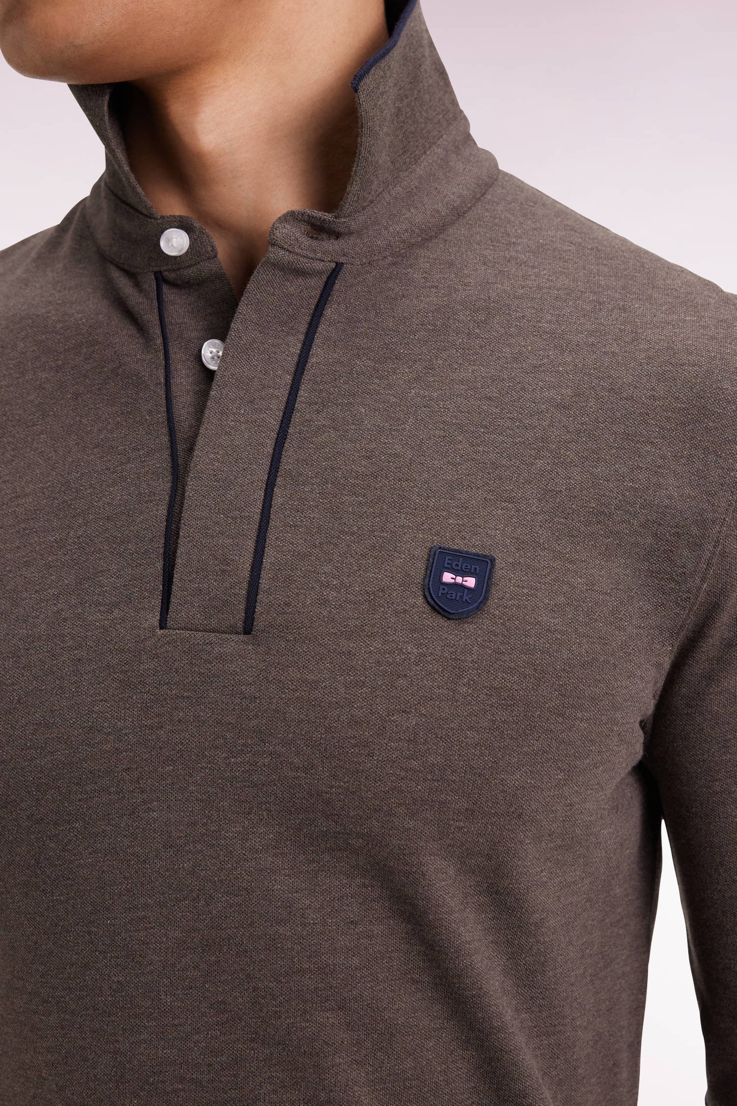 Long-sleeved polo shirt in brown stretch cotton with piping, slim fit