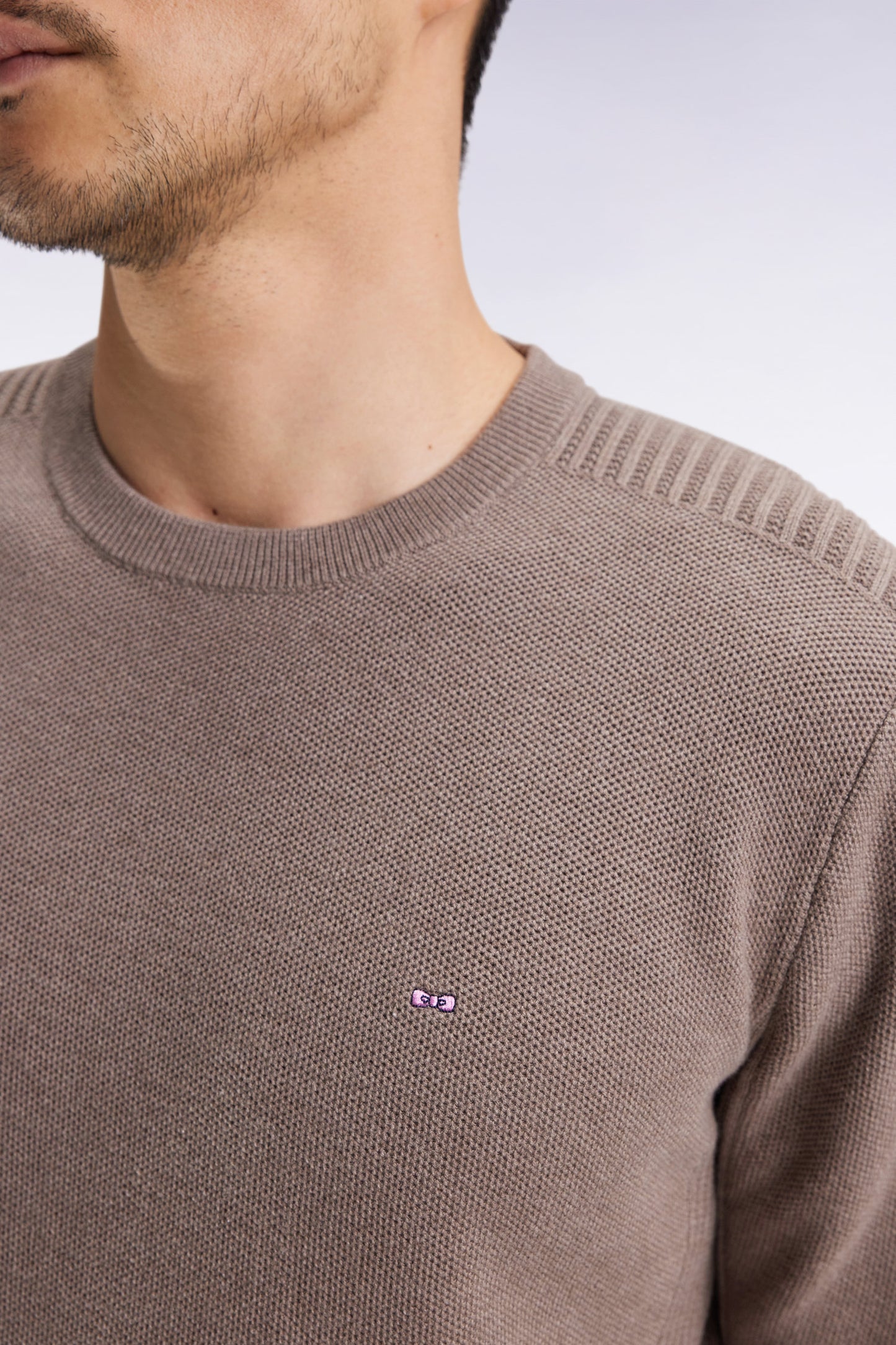 Pull col rond en coton nid d'abeille marron