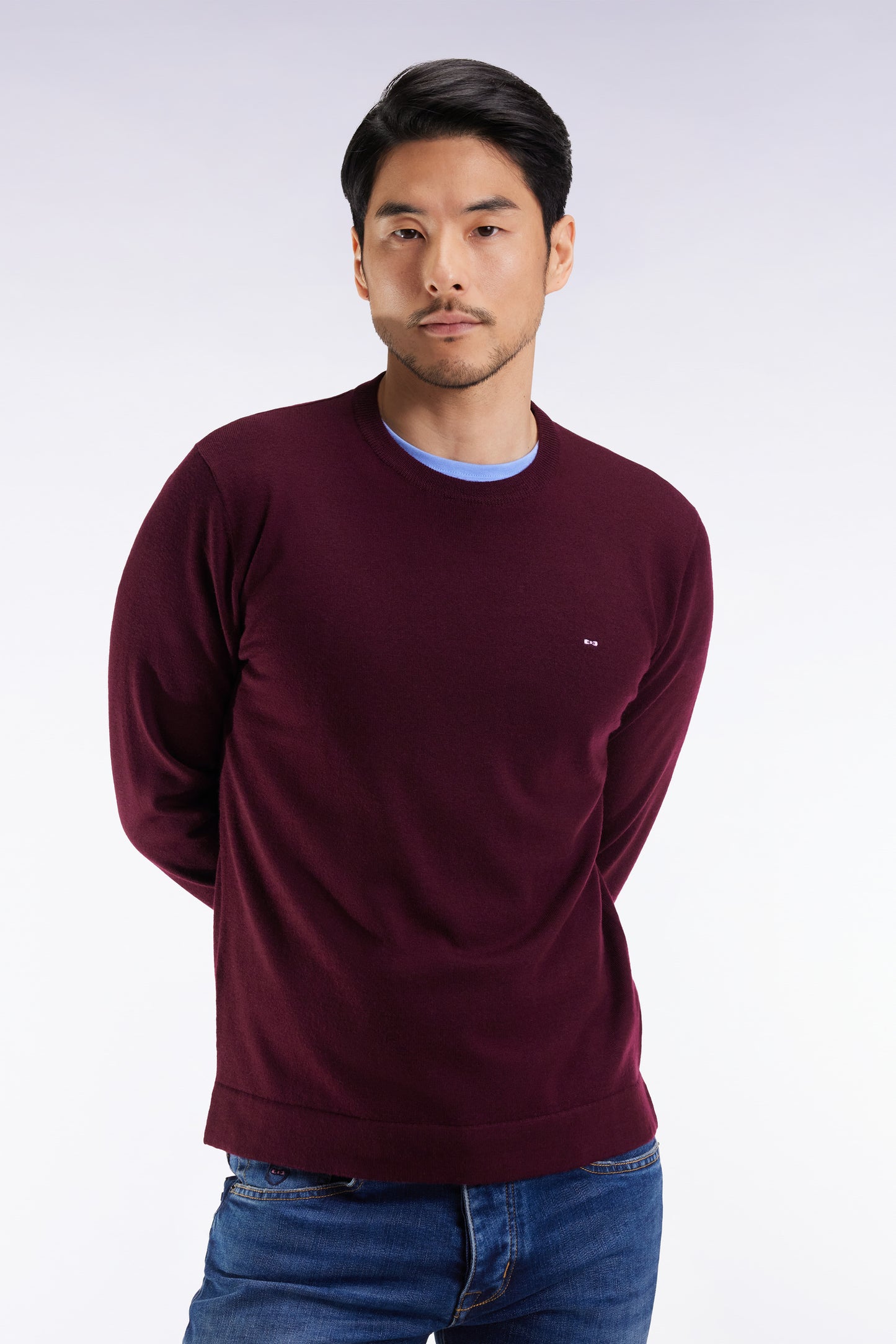 Round-neck sweater in burgundy merino wool
