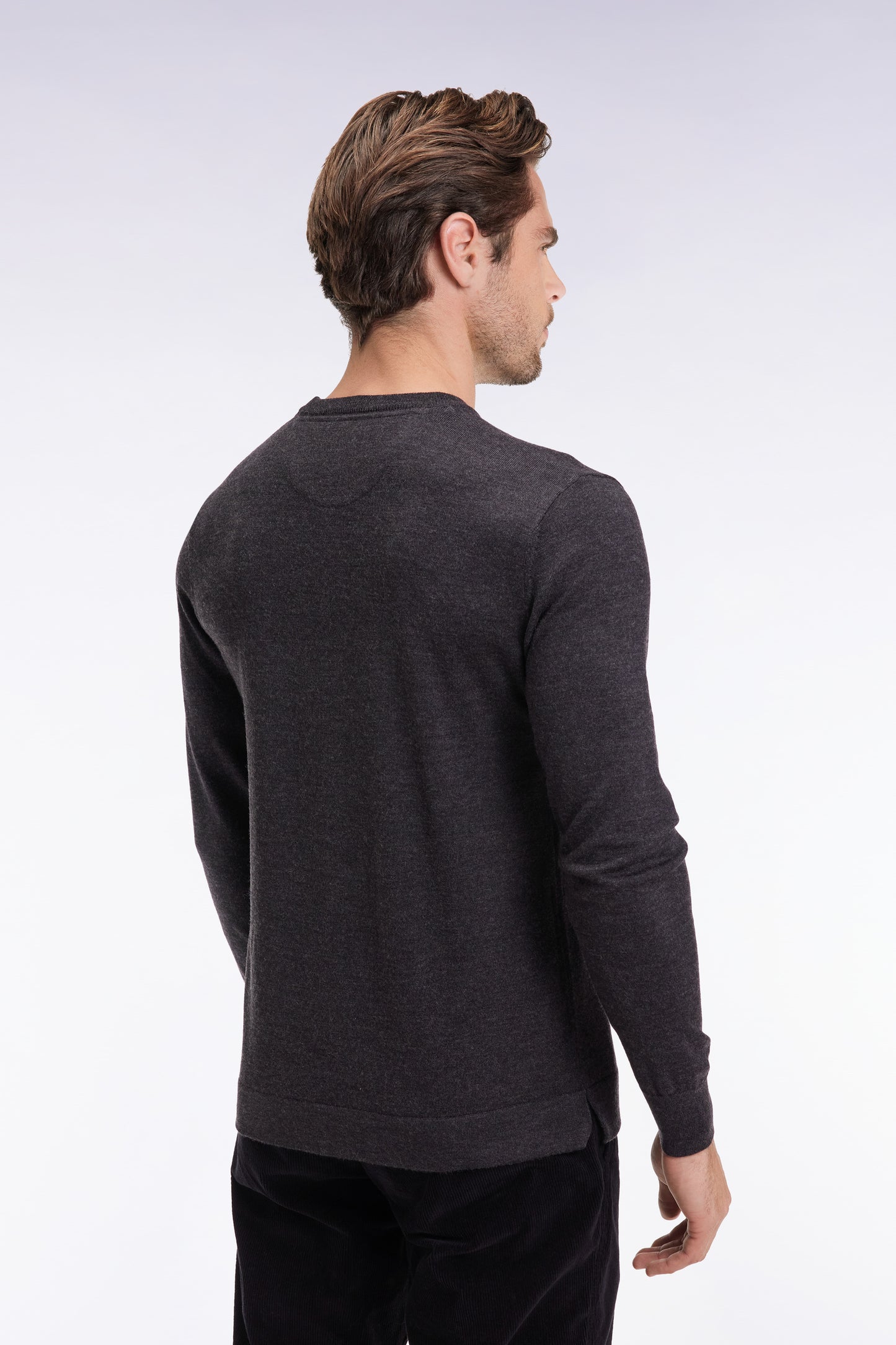 Pull col rond en laine mérinos gris foncé