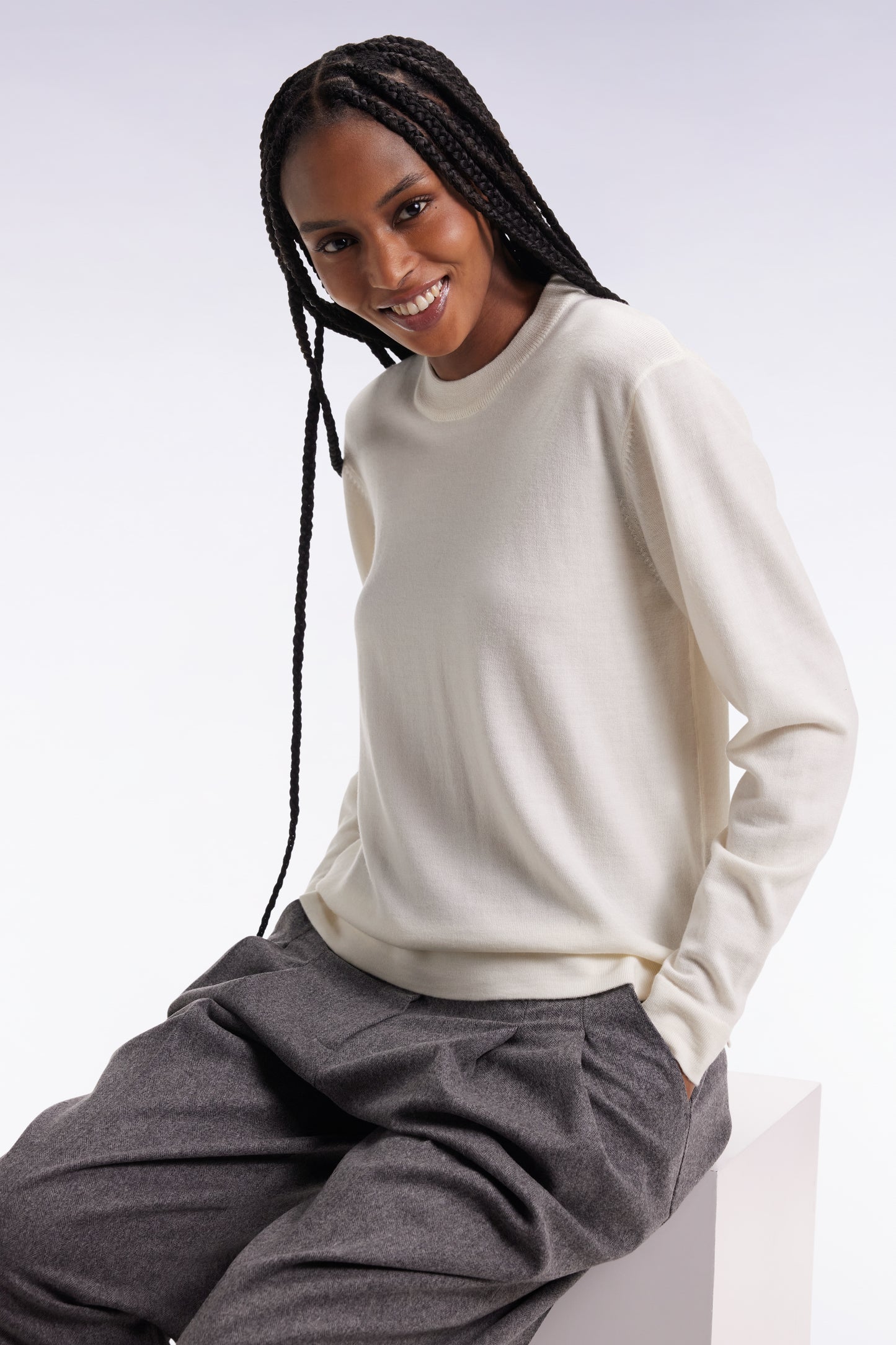 Round-neck sweater in ecru merino wool