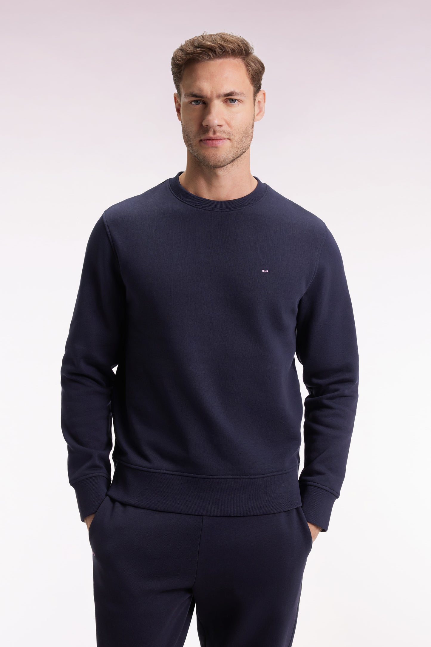 Navy cotton round-neck sweatshirt, straight cut