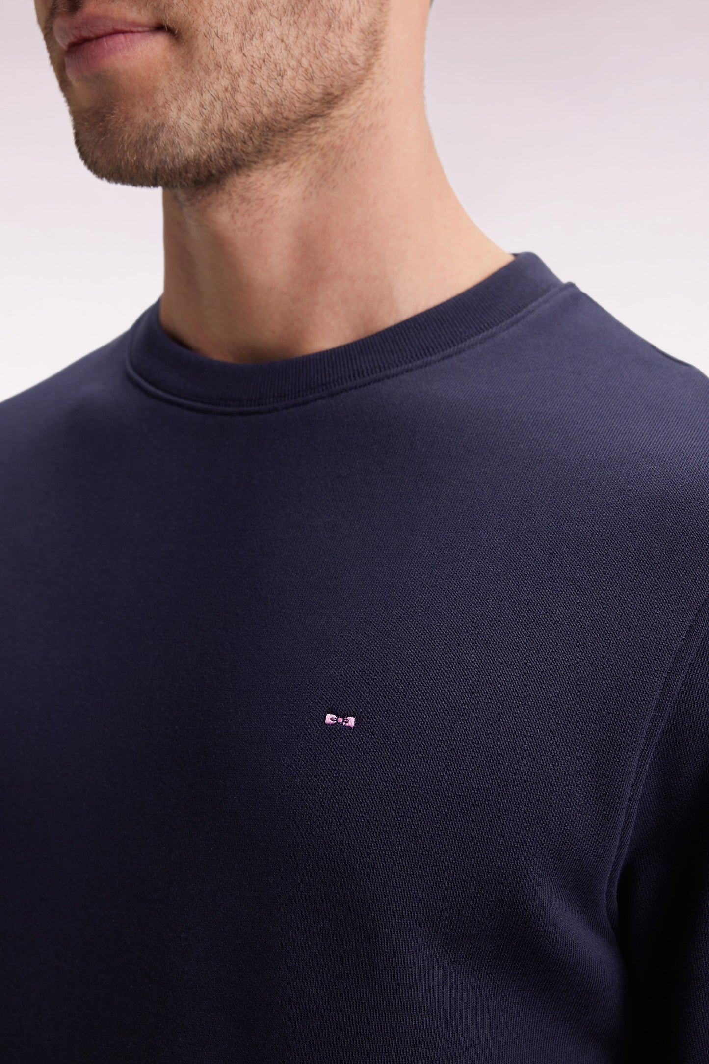 Navy cotton round-neck sweatshirt, straight cut