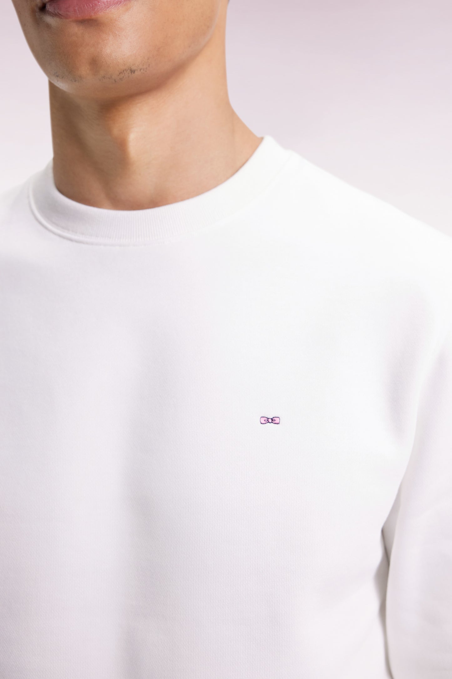 White cotton round-neck sweatshirt, straight cut