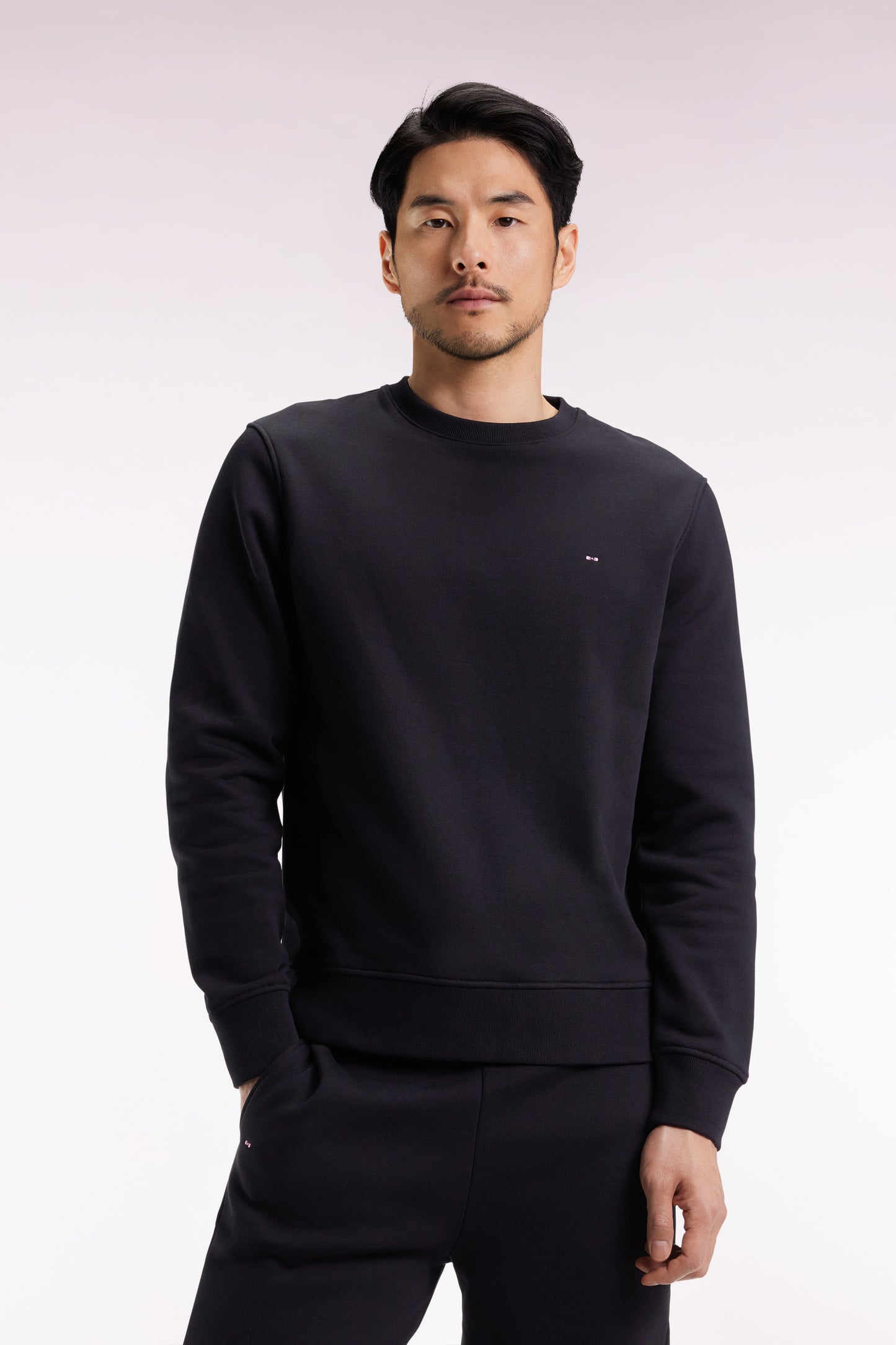 Black cotton round-neck sweatshirt, straight cut