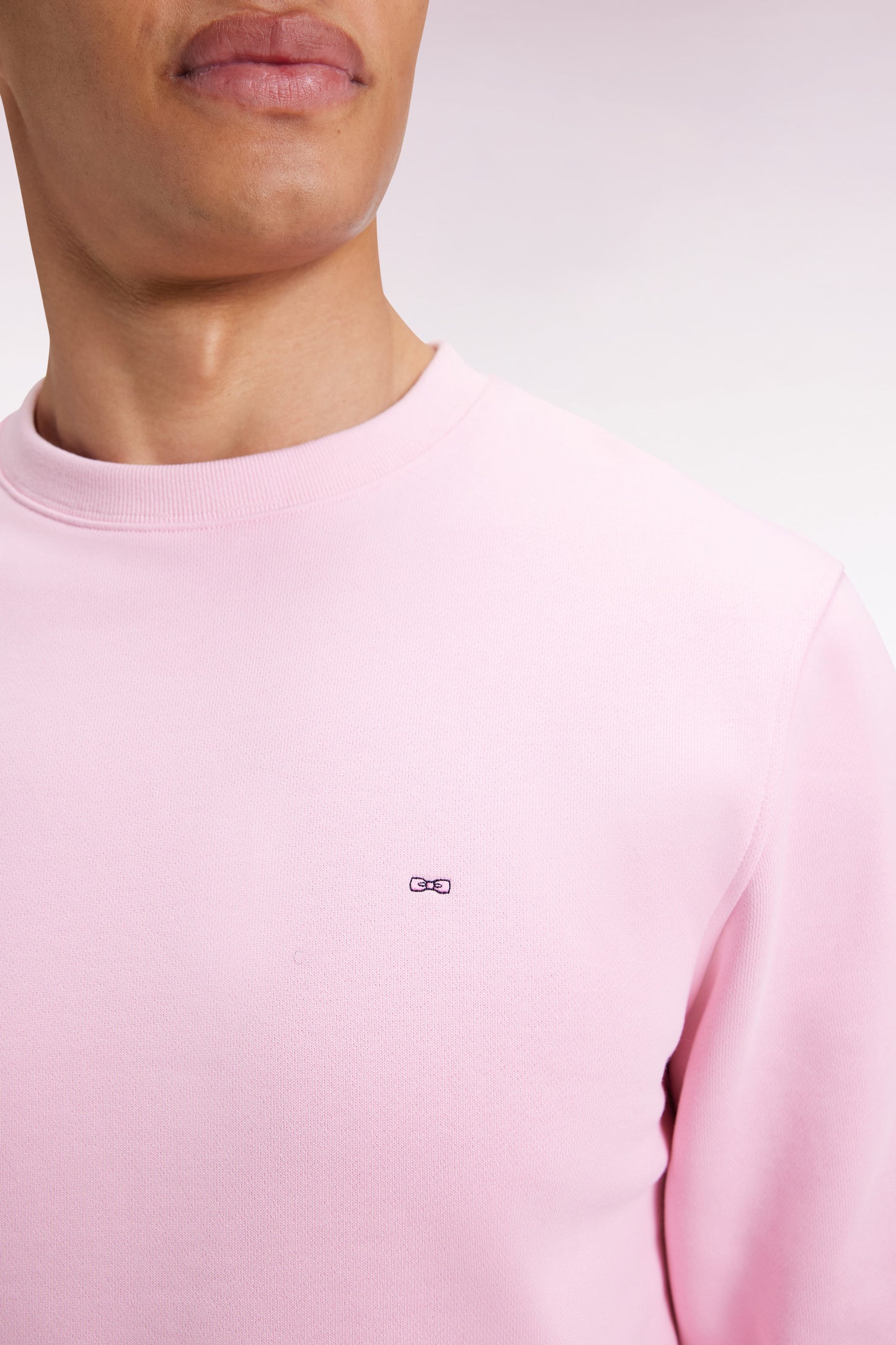 Pink cotton round-neck sweatshirt, straight cut