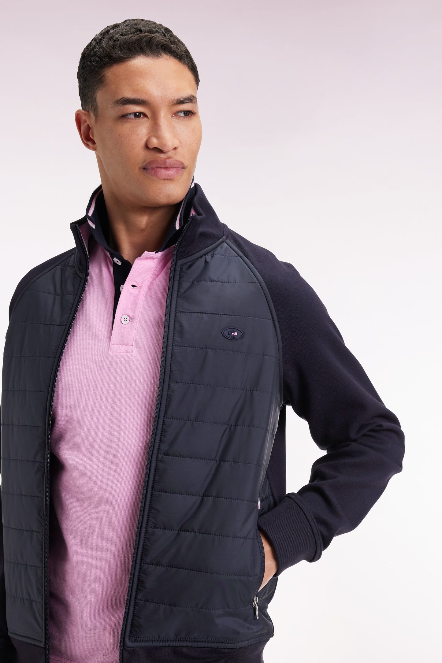 Navy two-color zip-up sweatshirt, straight cut