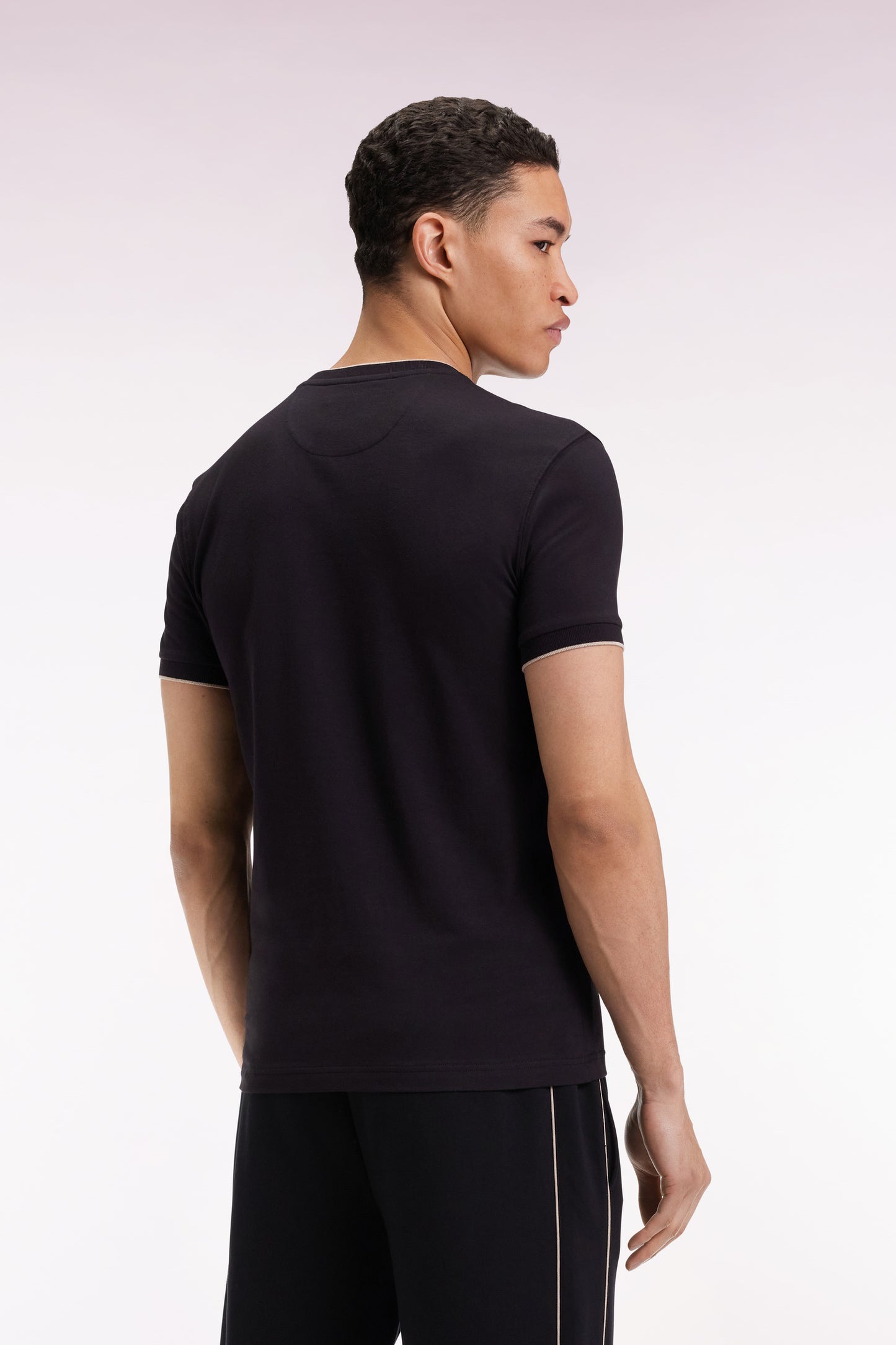 Short-sleeved T-shirt in black stretch cotton, slim fit