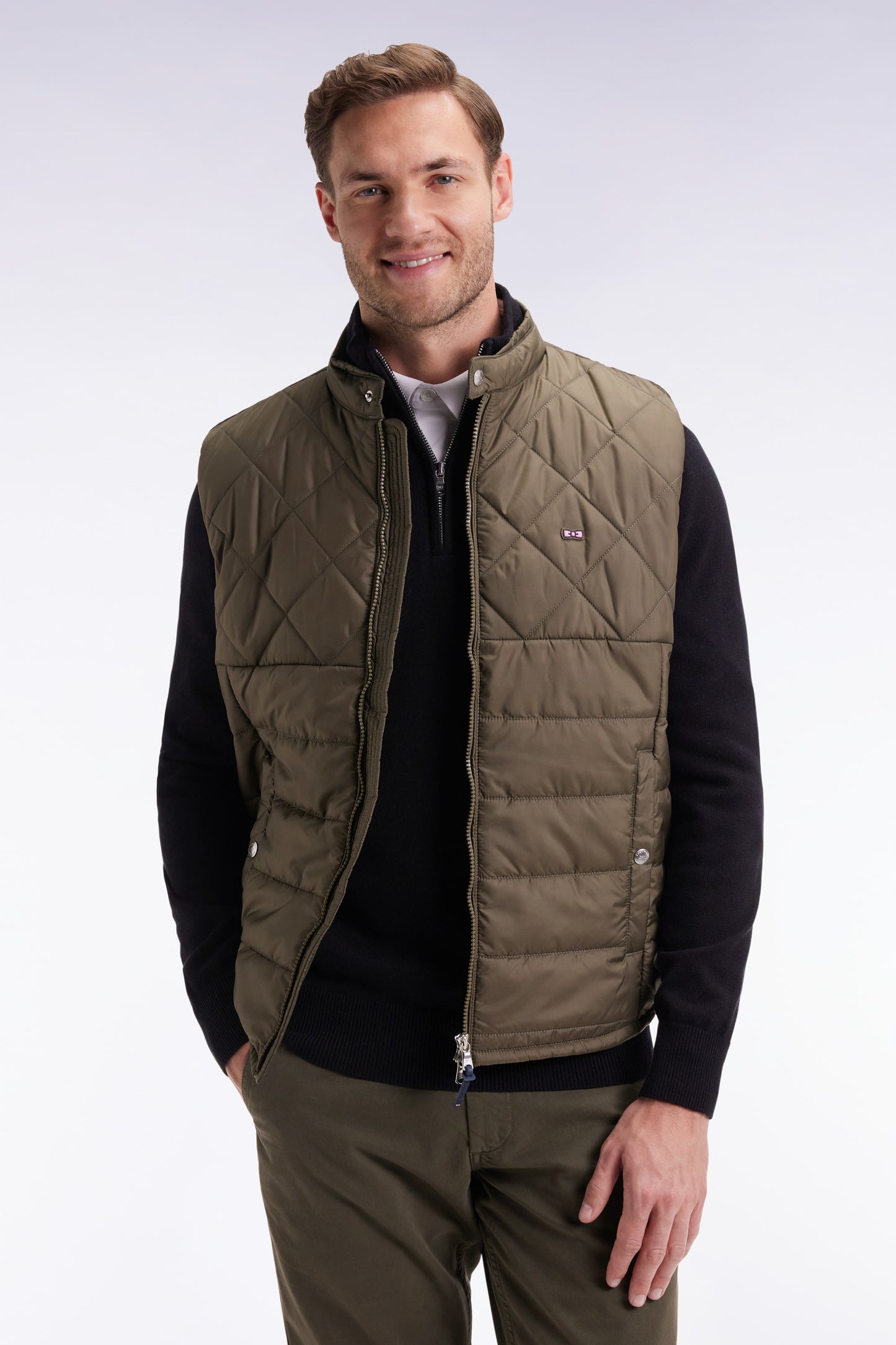 Sleeveless biker-collar jacket in khaki quilted nylon