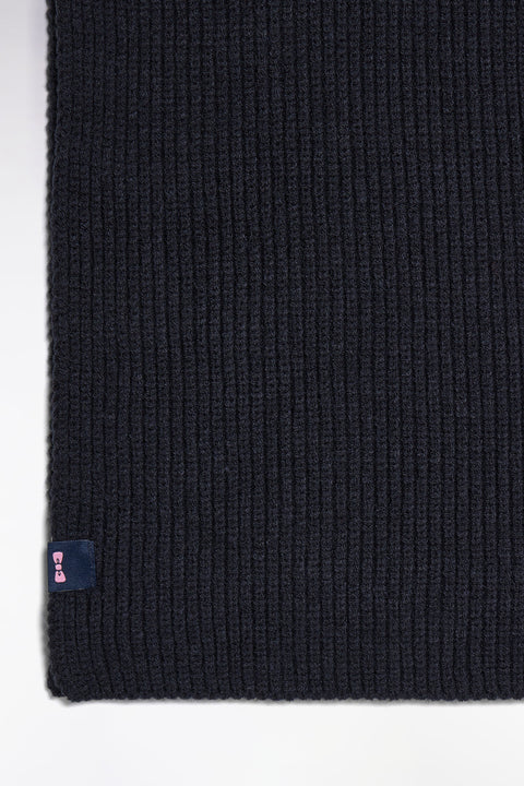 Navy fuzzy knit scarf - Image 2