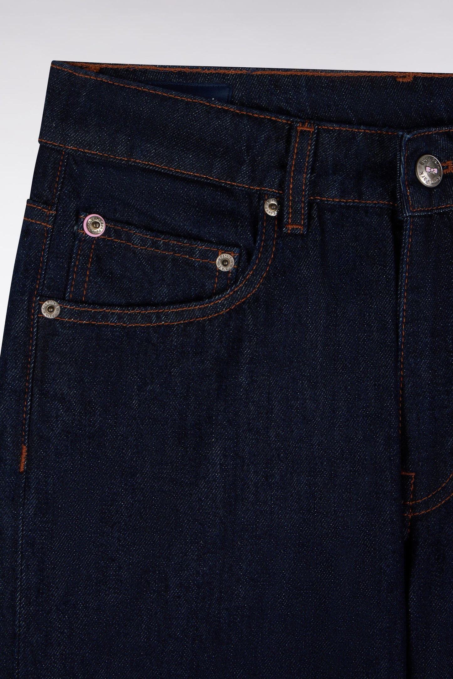Jean en denim brut coupe regular mid-rise