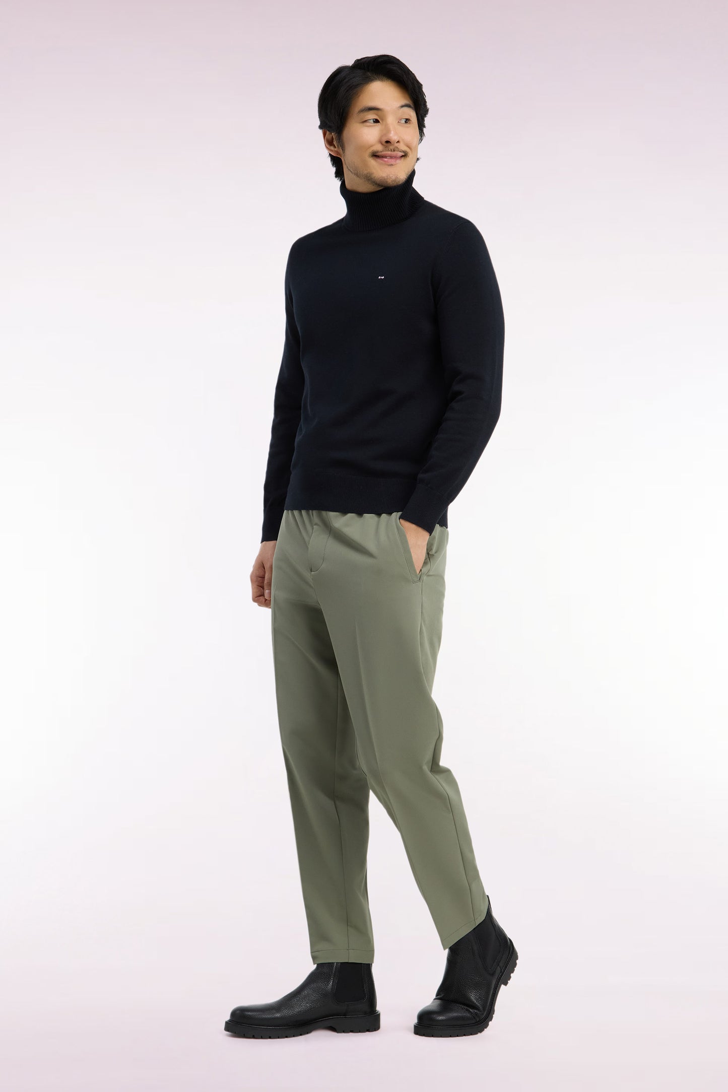 Pantalon à taille élastiquée en nylon stretch technique vert olive coupe Modern