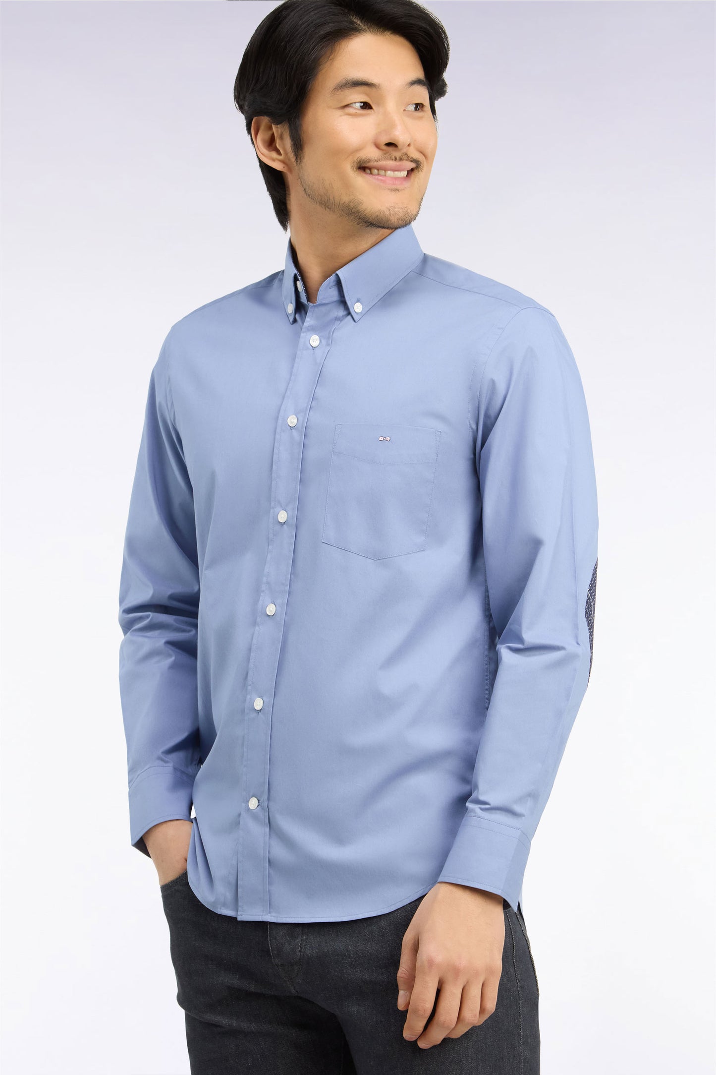 Chemise en coton bleu à détails micromotifs coupe droite