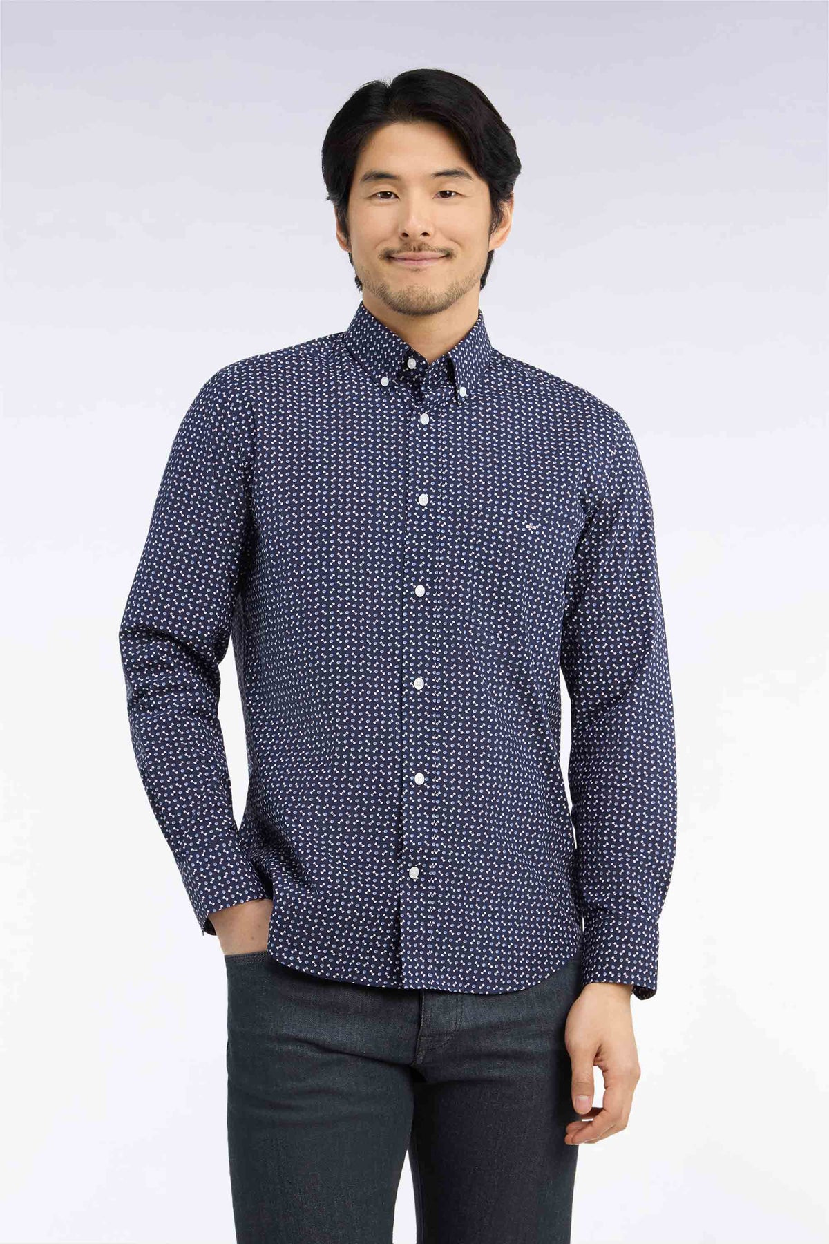 Navy cotton poplin shirt with blue micro-patterns, straight cut