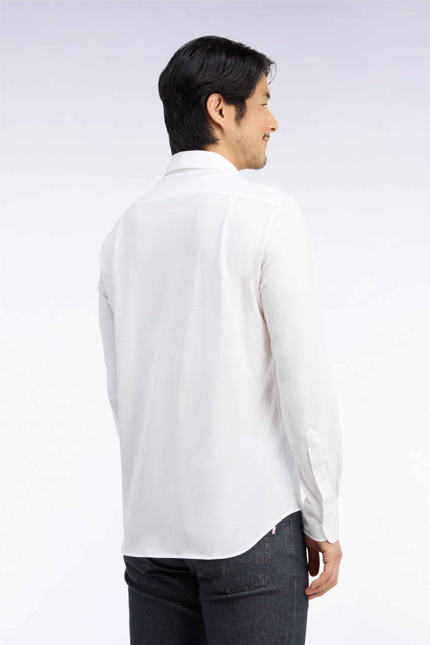Chemise unie en coton blanc coupe droite