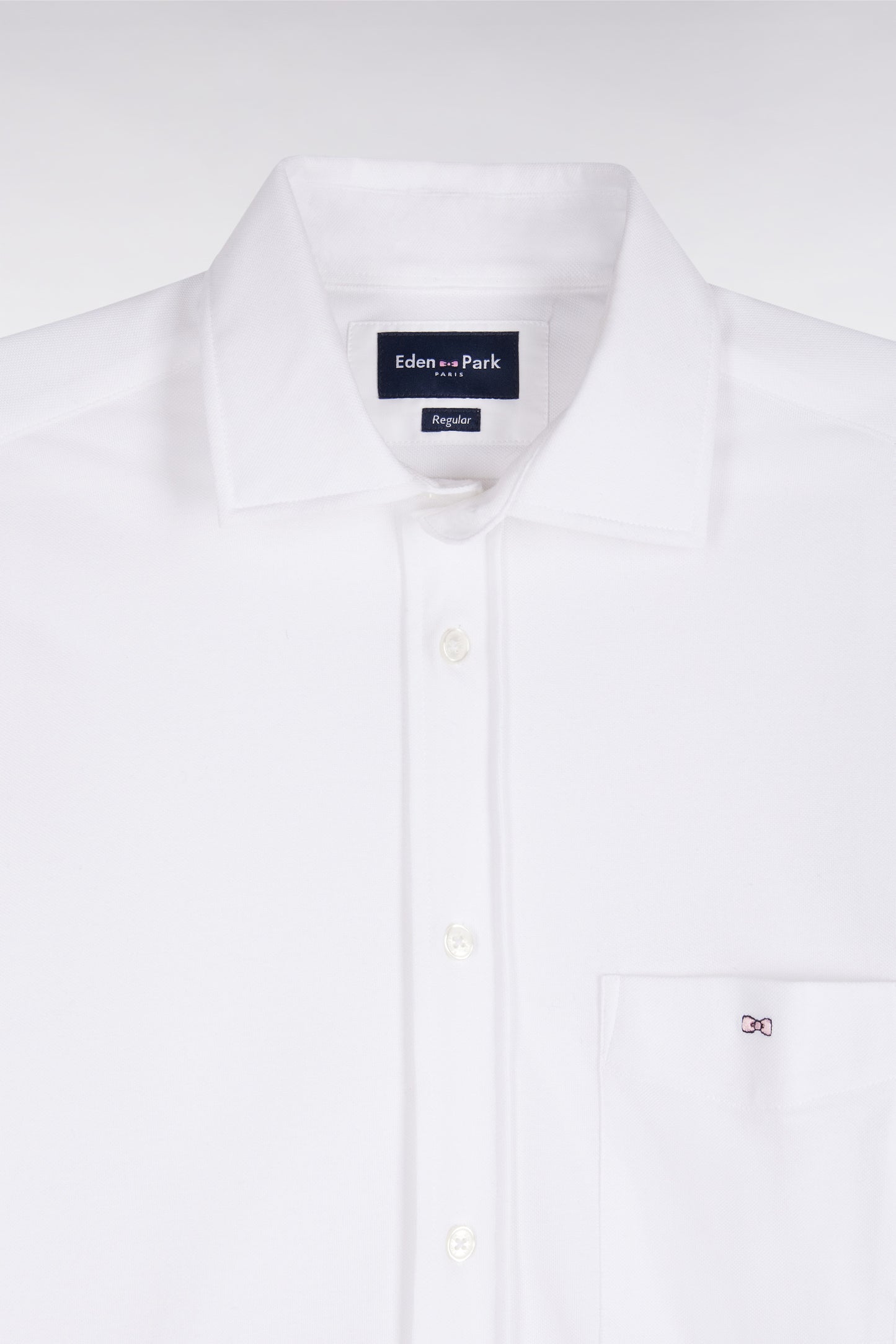 Chemise unie en coton blanc coupe droite