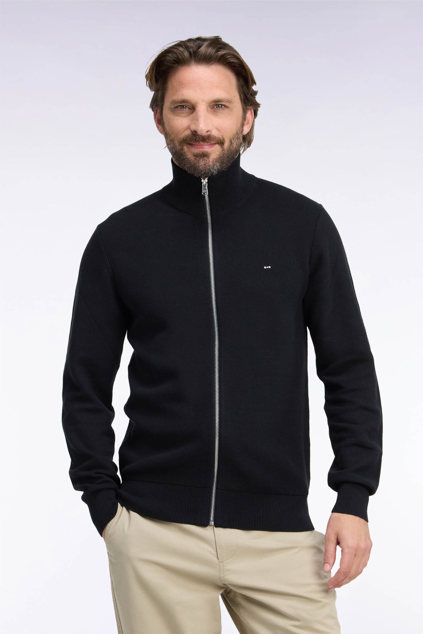 Cardigan zippé en coton noir coupe droite