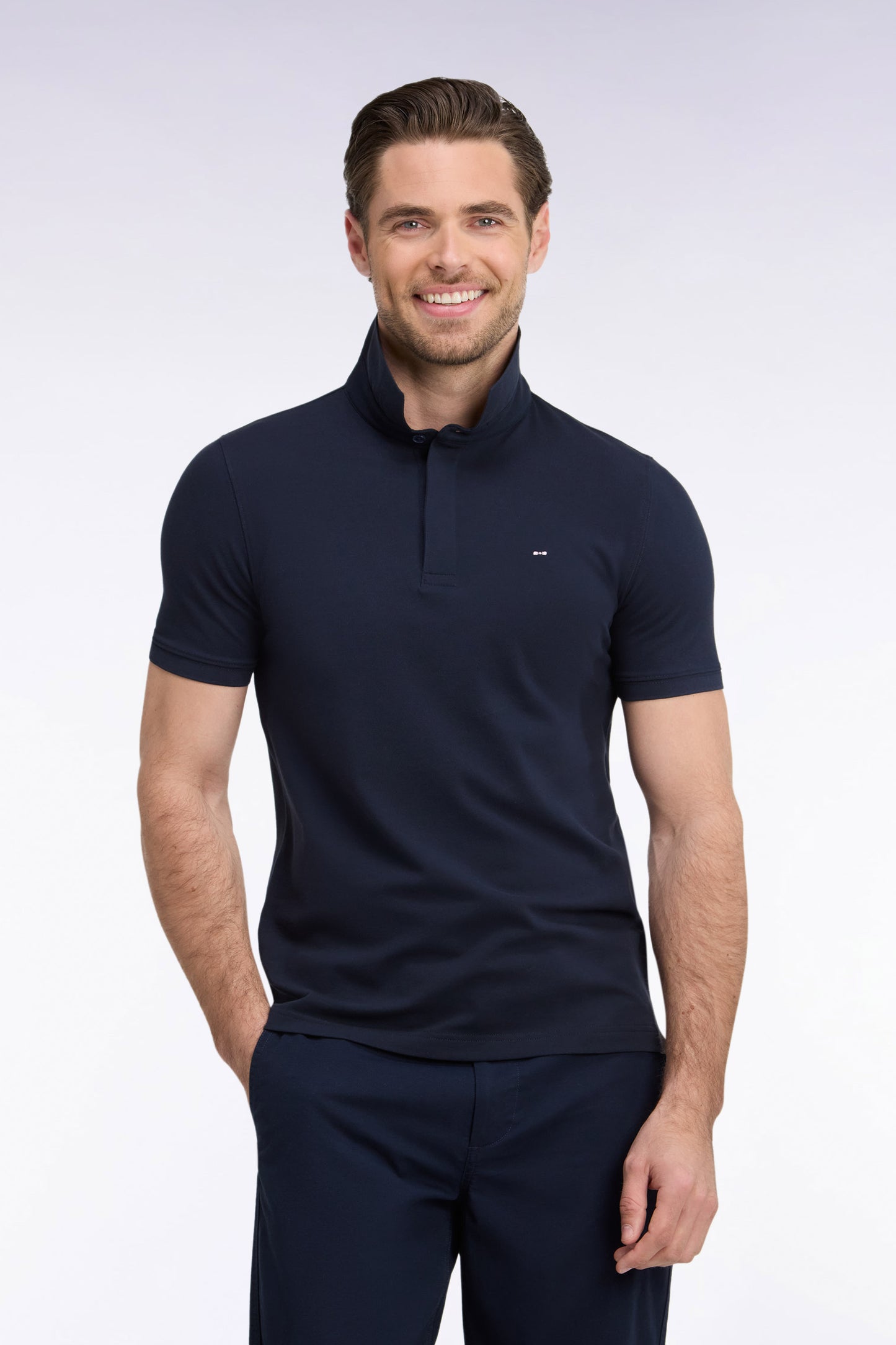 Polo manches courtes en coton stretch marine coupe ajustée