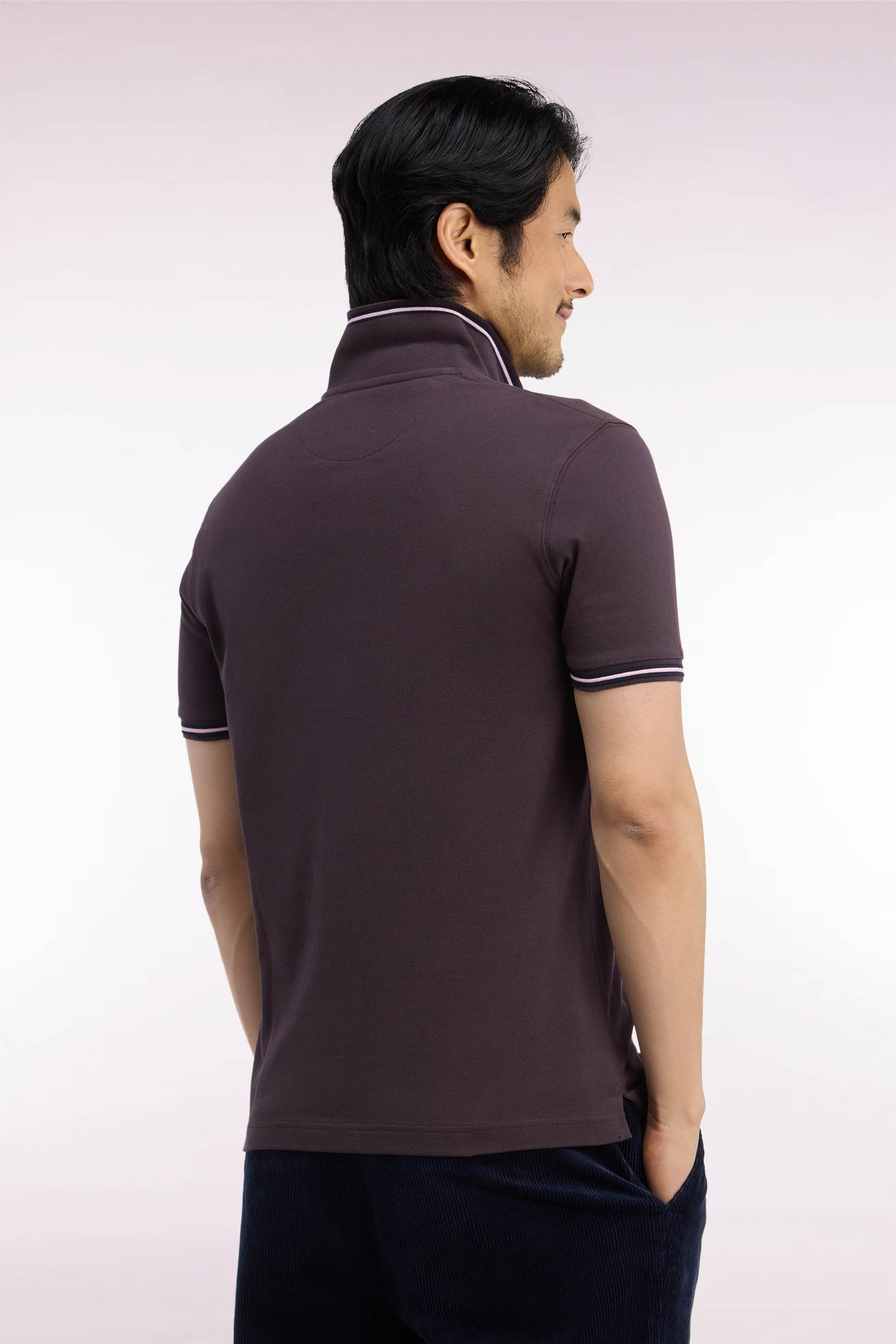 Polo manches courtes en piqué coton marron coupe droite
