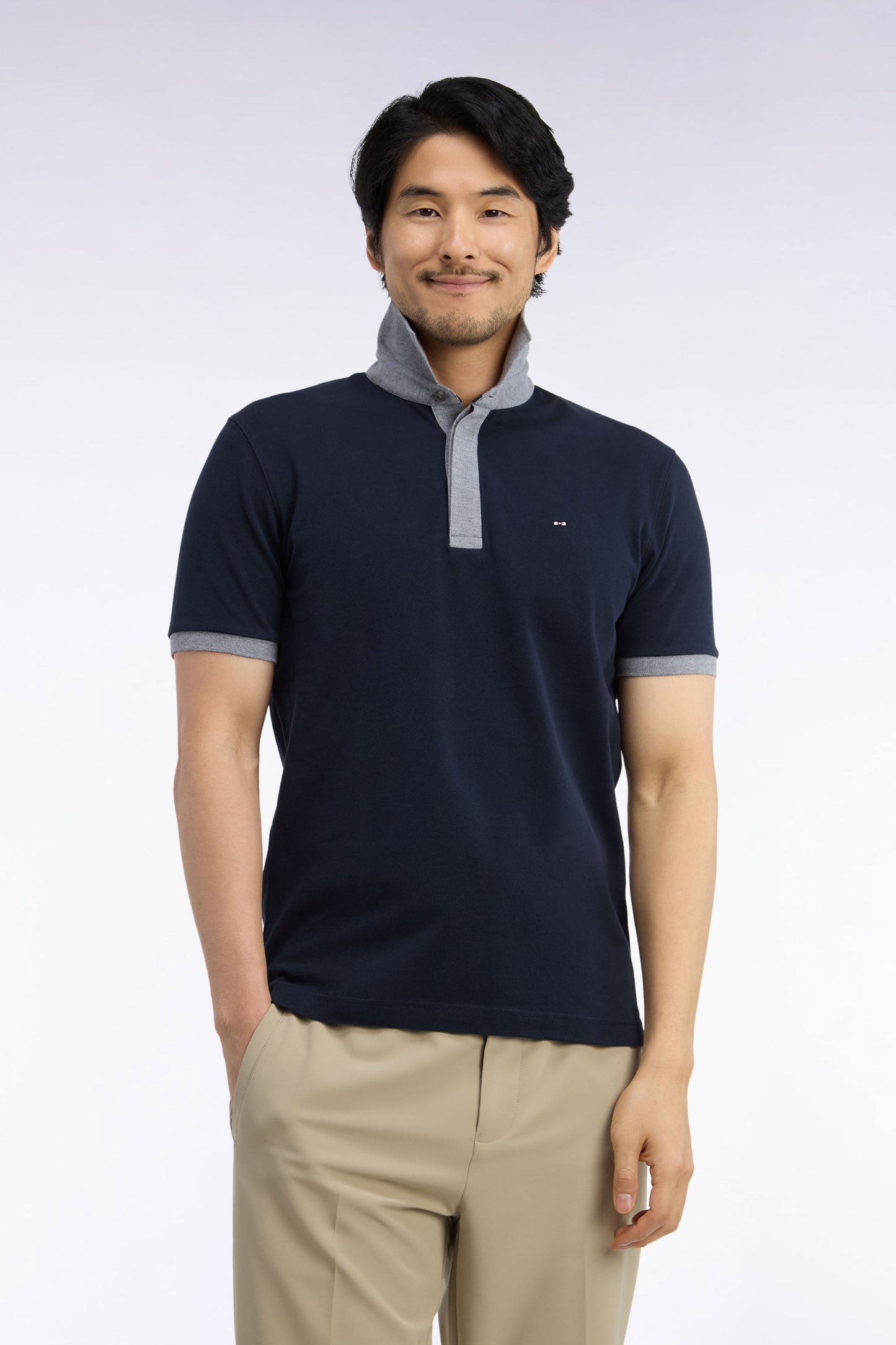 Polo manches courtes bicolore en coton marine et gris coupe droite