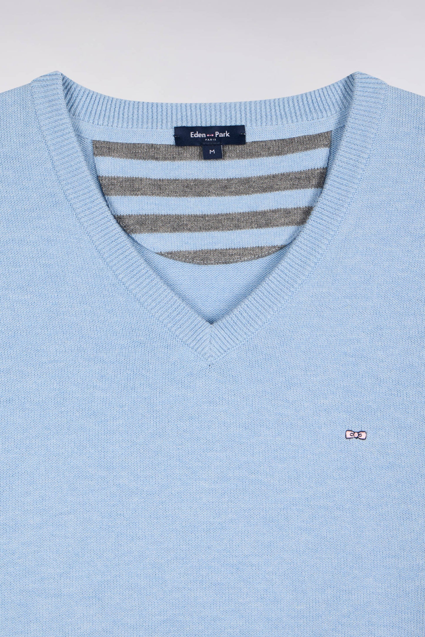 Pull col V en laine et coton ciel coupe droite