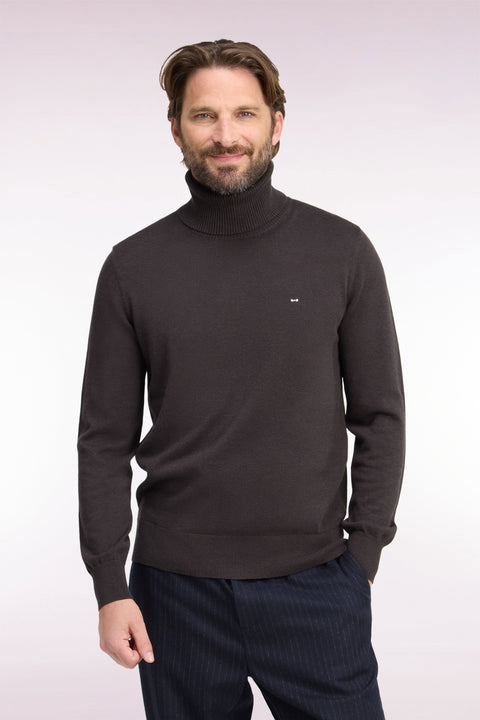 Pull à col roulé en coton et viscose marron coupe droite - Image 3