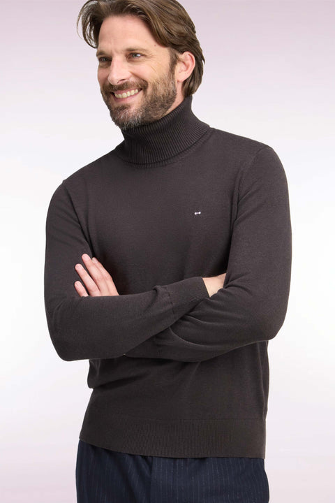 Pull à col roulé en coton et viscose marron coupe droite - Image 1