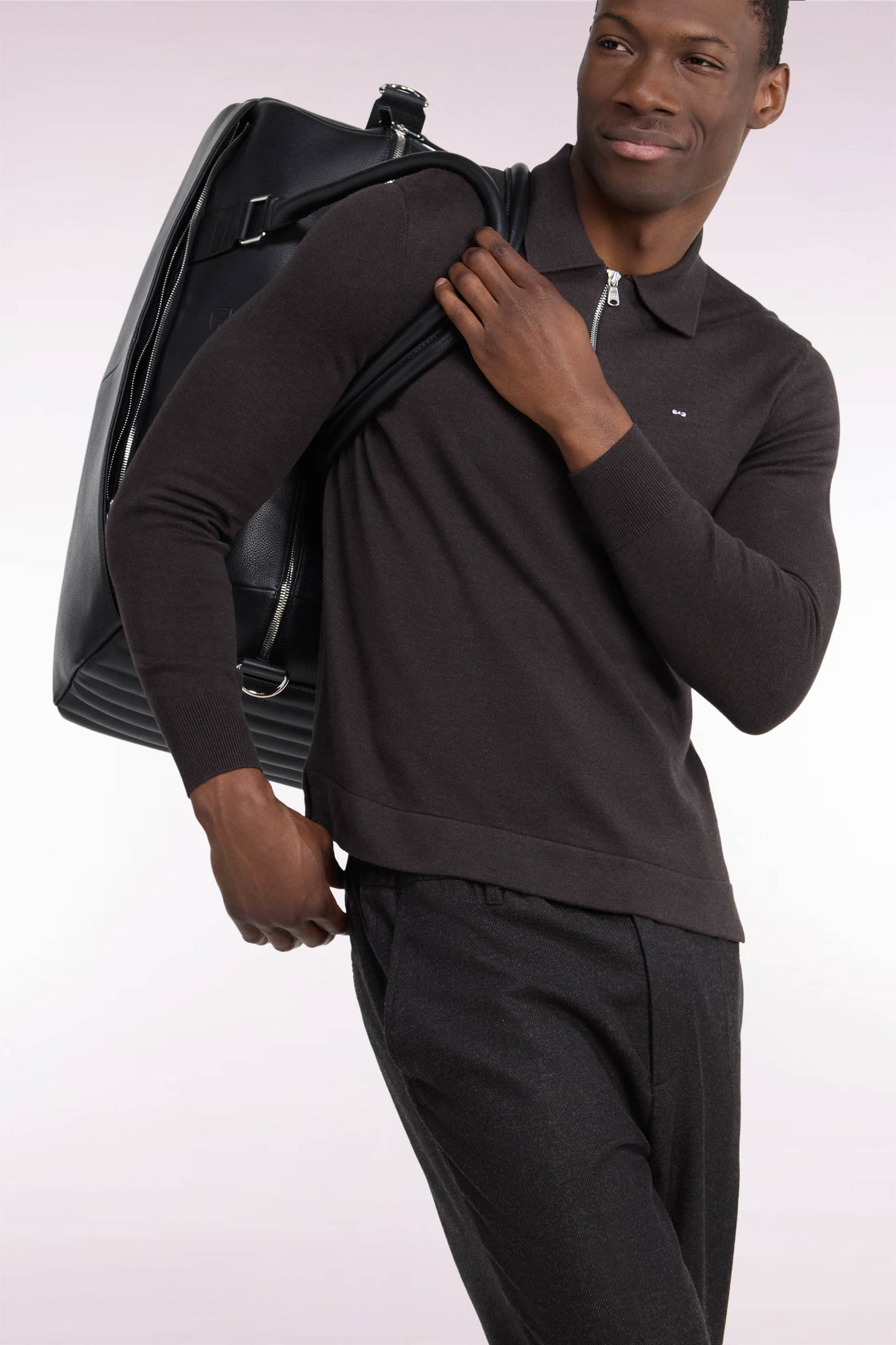 Pull à col polo zippé en coton et viscose marron coupe droite