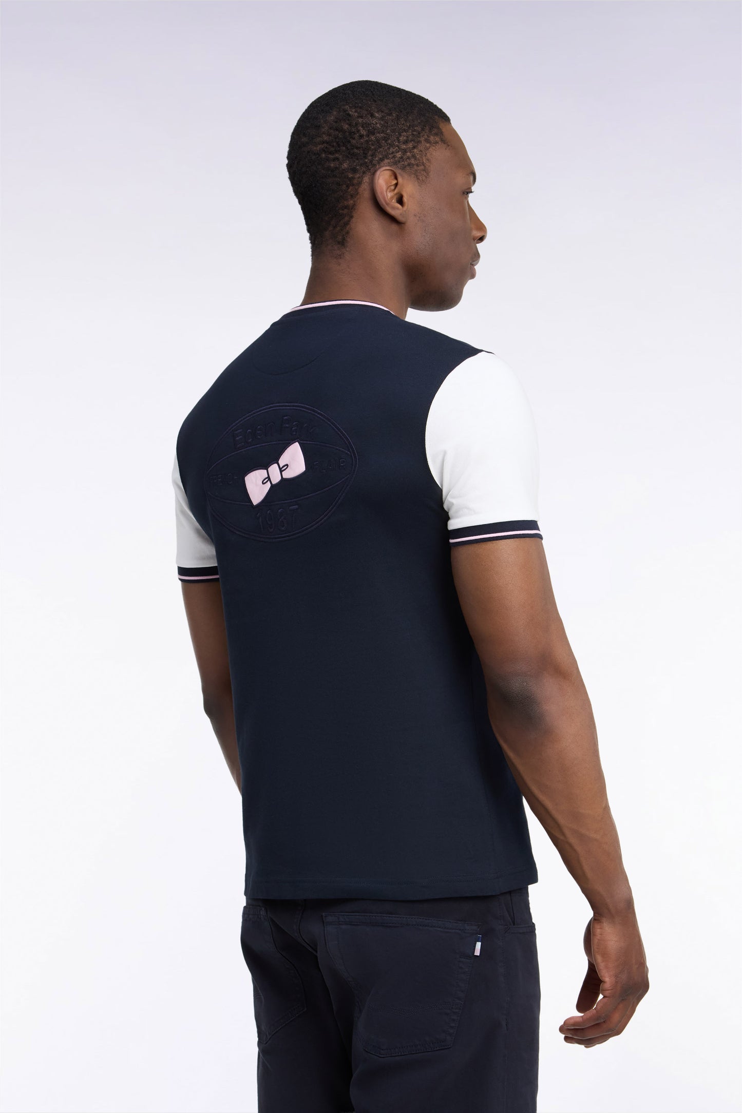 T-shirt manches courtes marine à manches écrues coupe droite