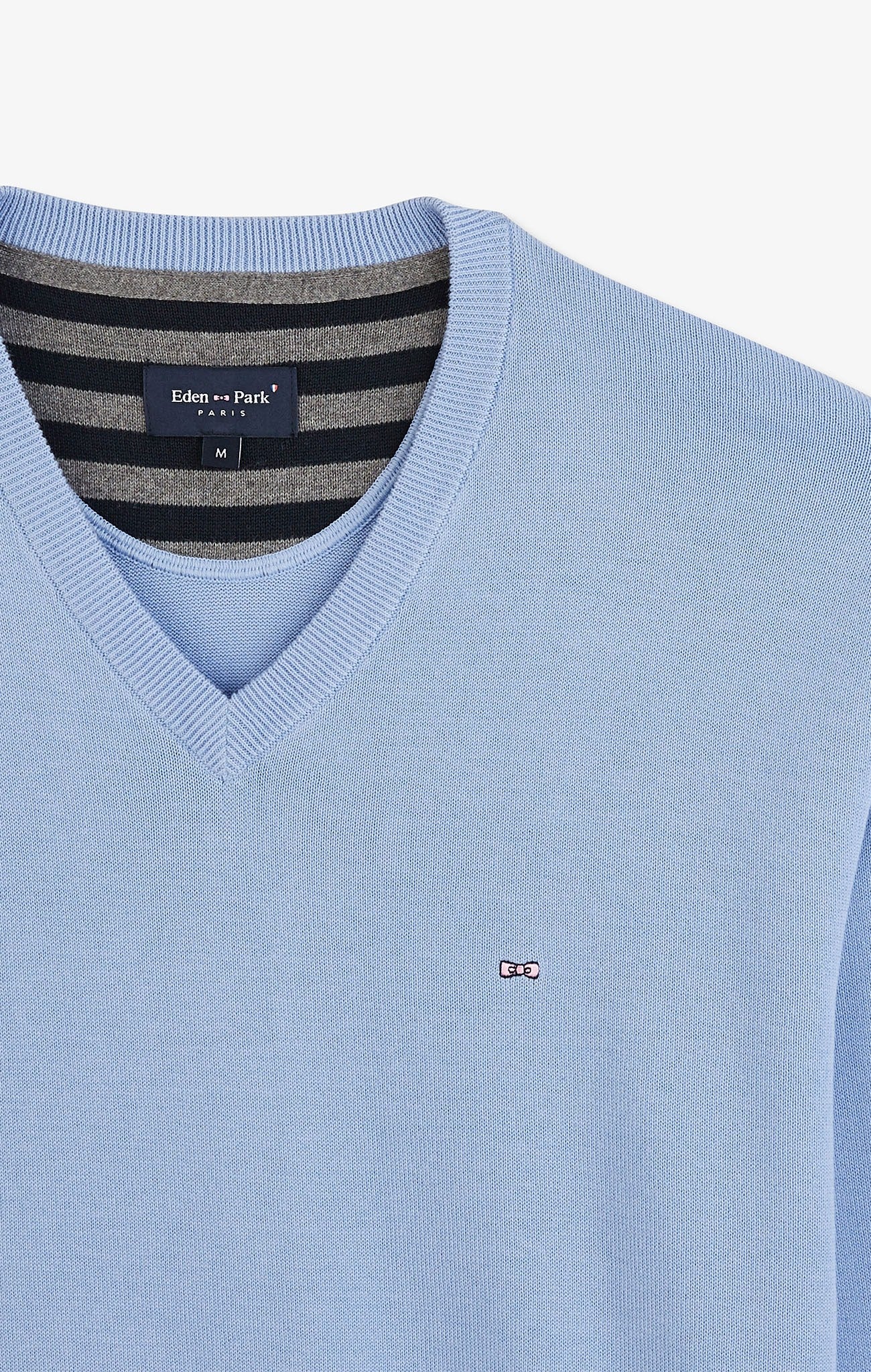 Light blue V-neck cotton jersey jumper