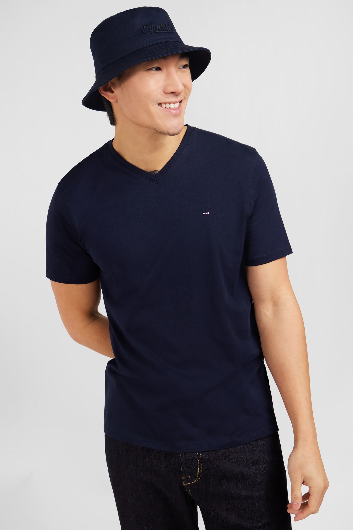 V-neck navy light pima cotton t-shirt