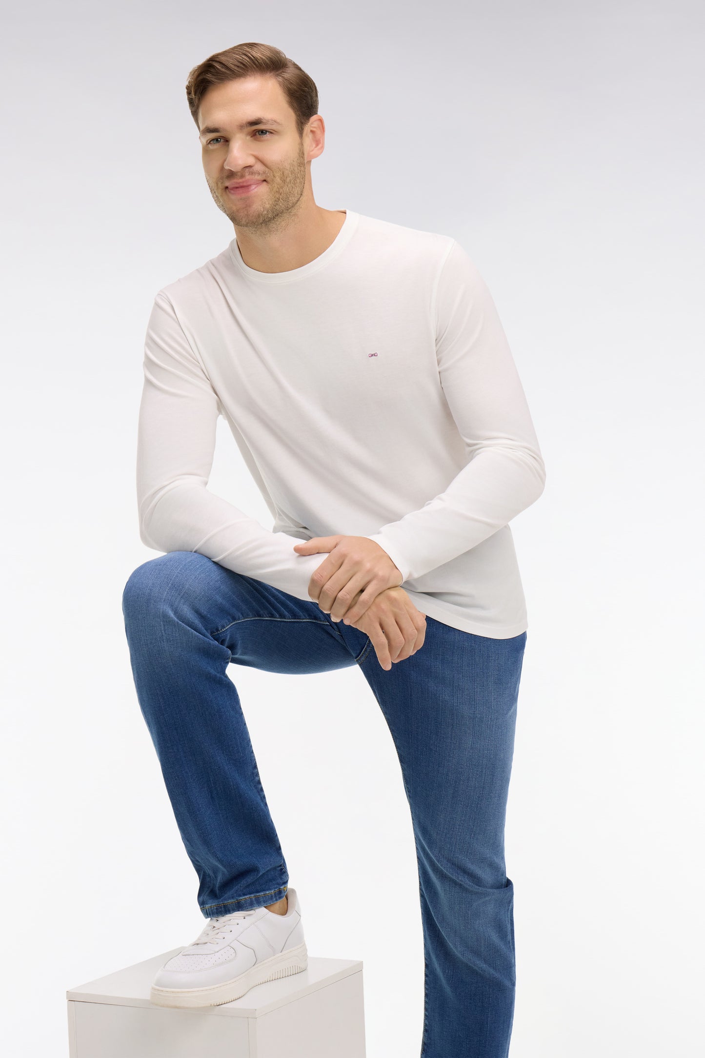 Long sleeved white cotton t-shirt