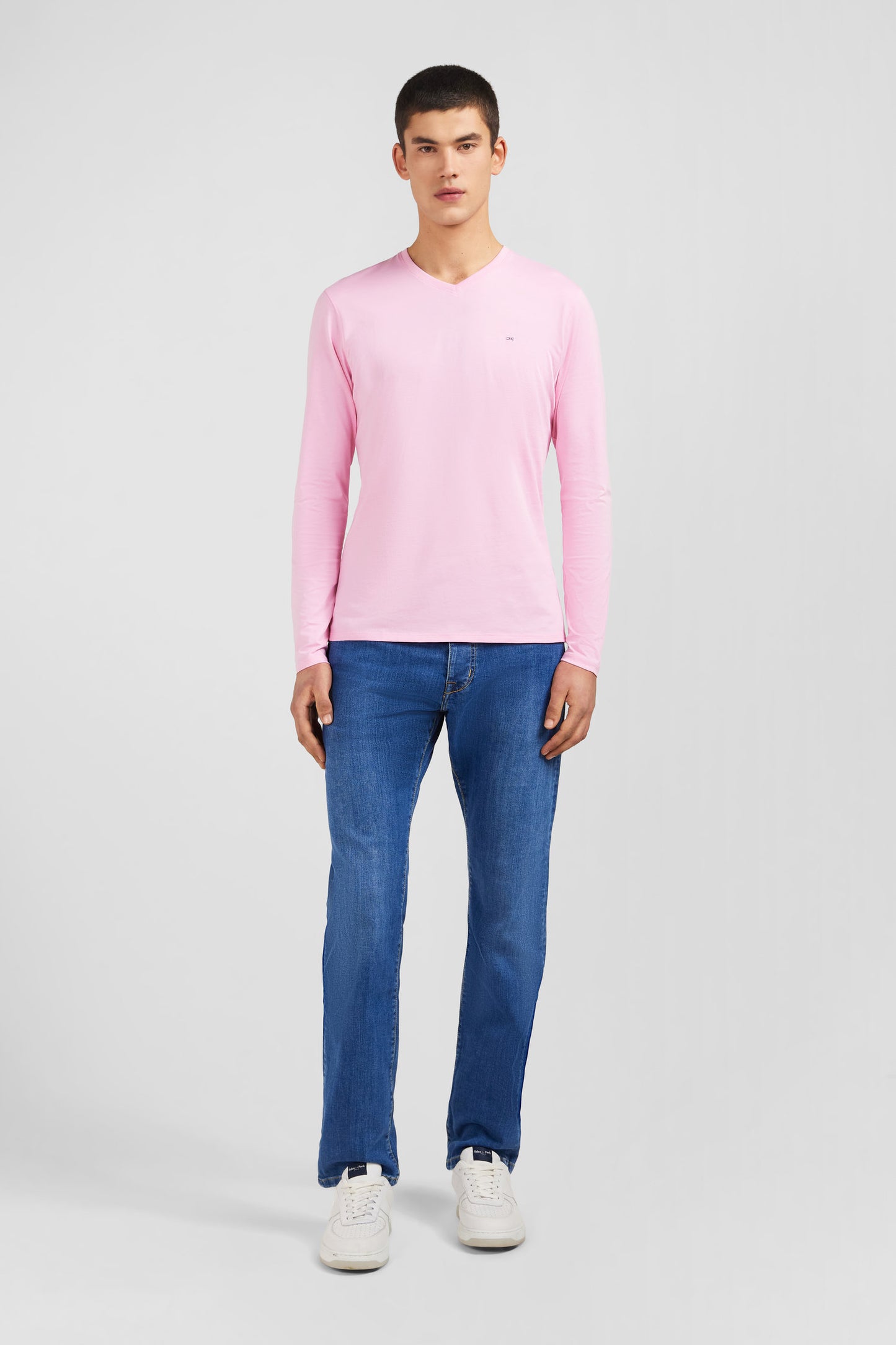 Long sleeved pink V neck t-shirt