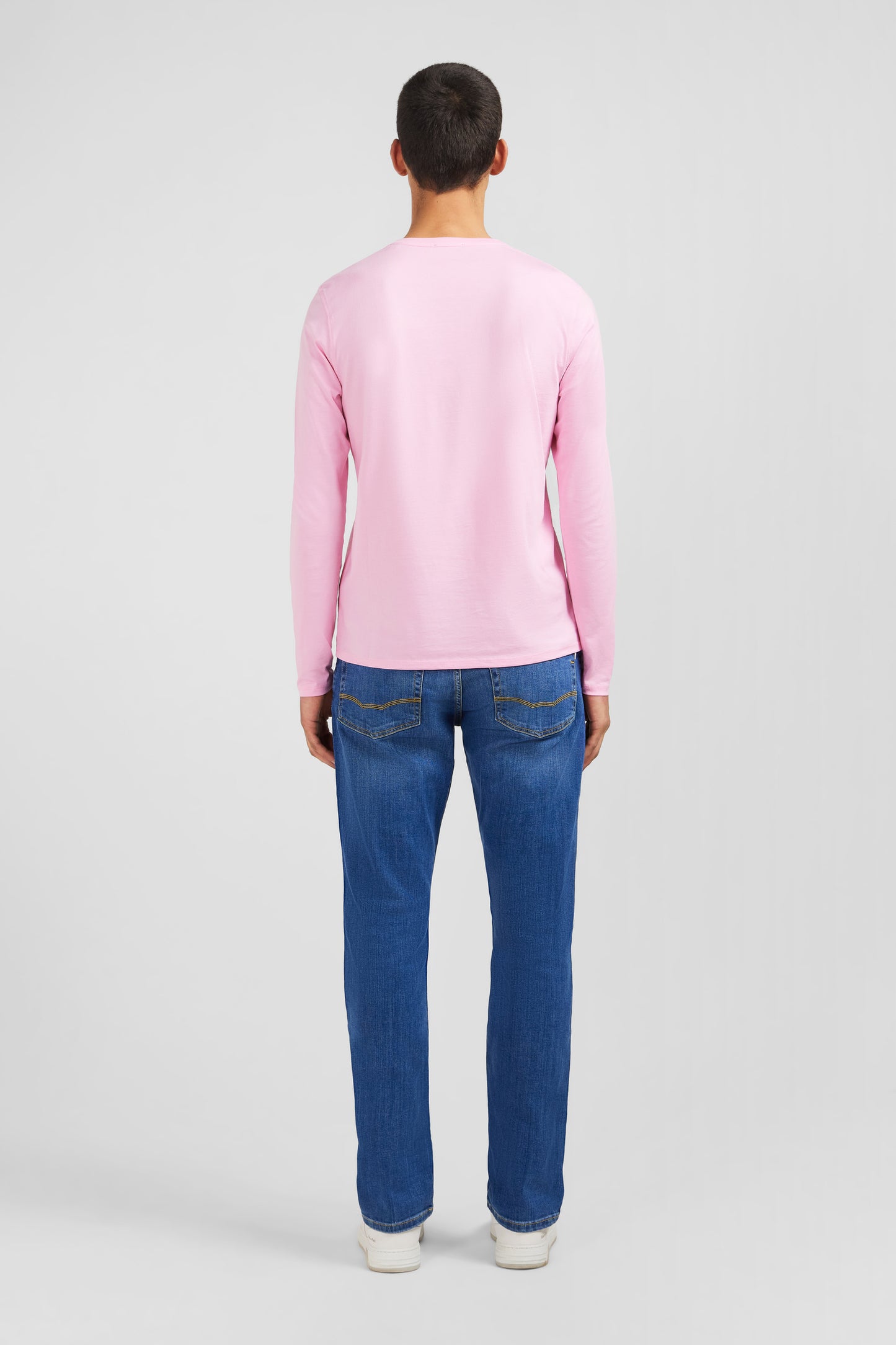 Long sleeved pink V neck t-shirt