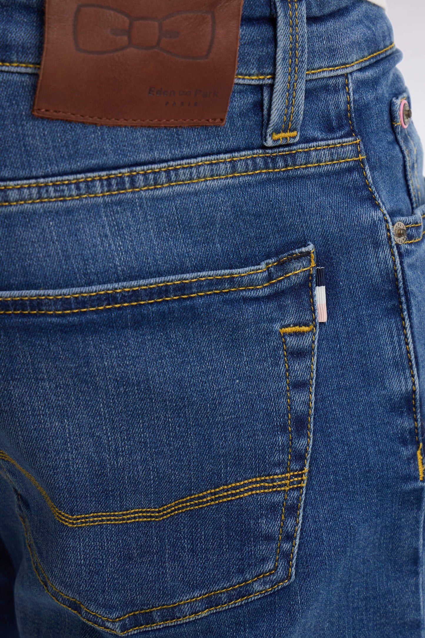 Blue jeans in stretch cotton