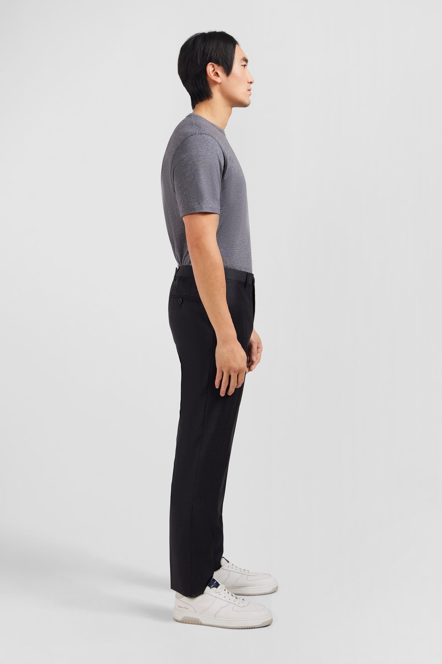 Pantalon slim gris foncé en laine à plis cassés