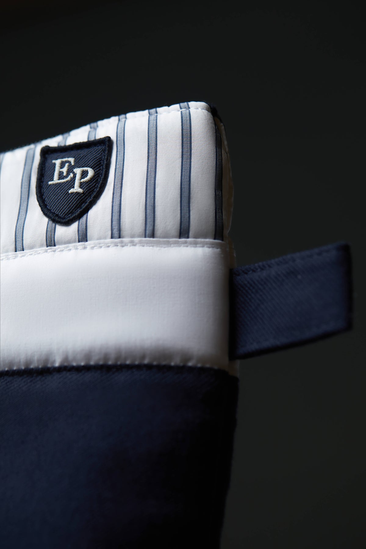 Pochette zippée upcyclée Pap'Atelier marine en patchwork de coton rayé matelassé