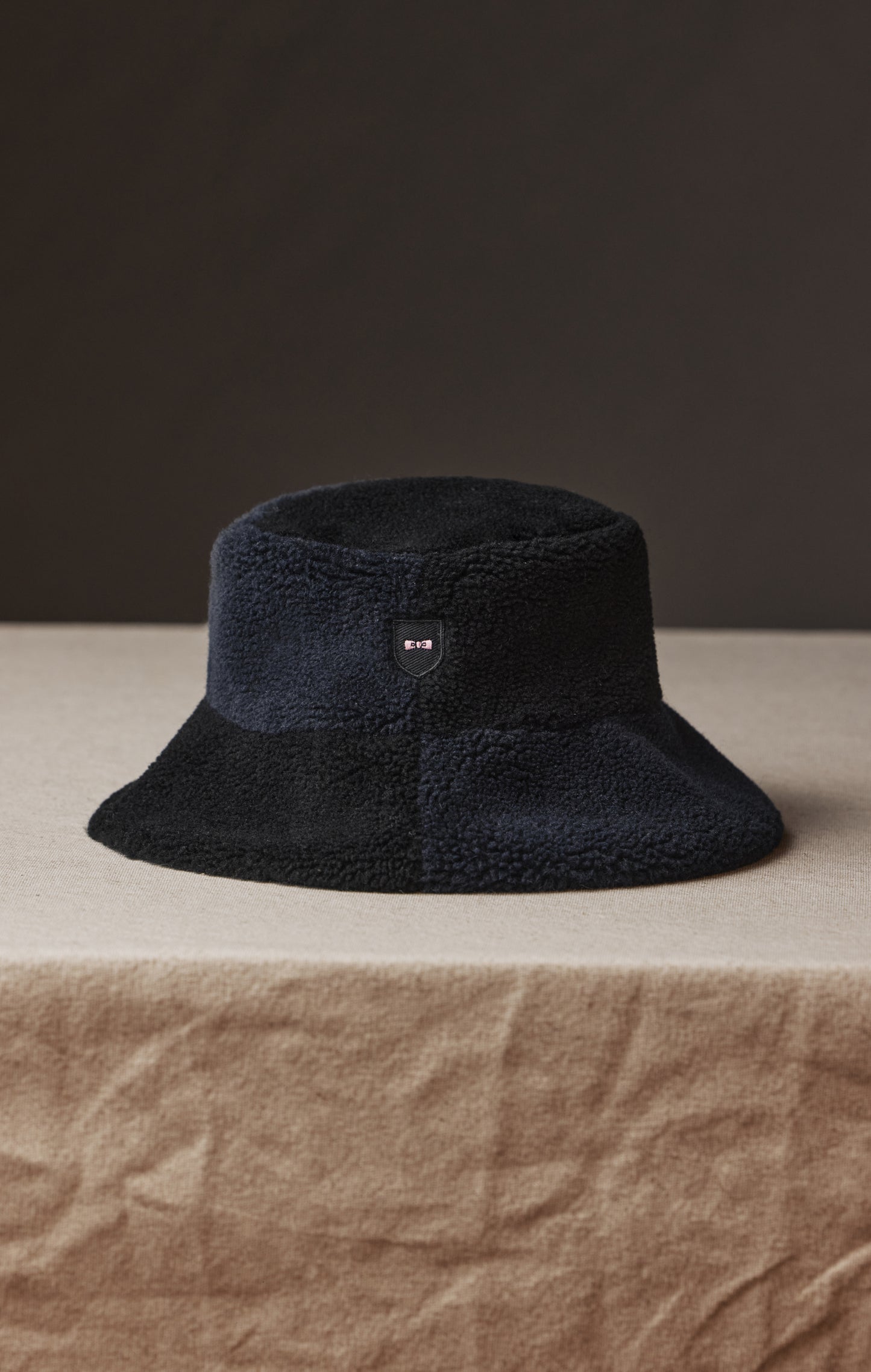 Bob en bouclette noir upcyclé Pap'Atelier