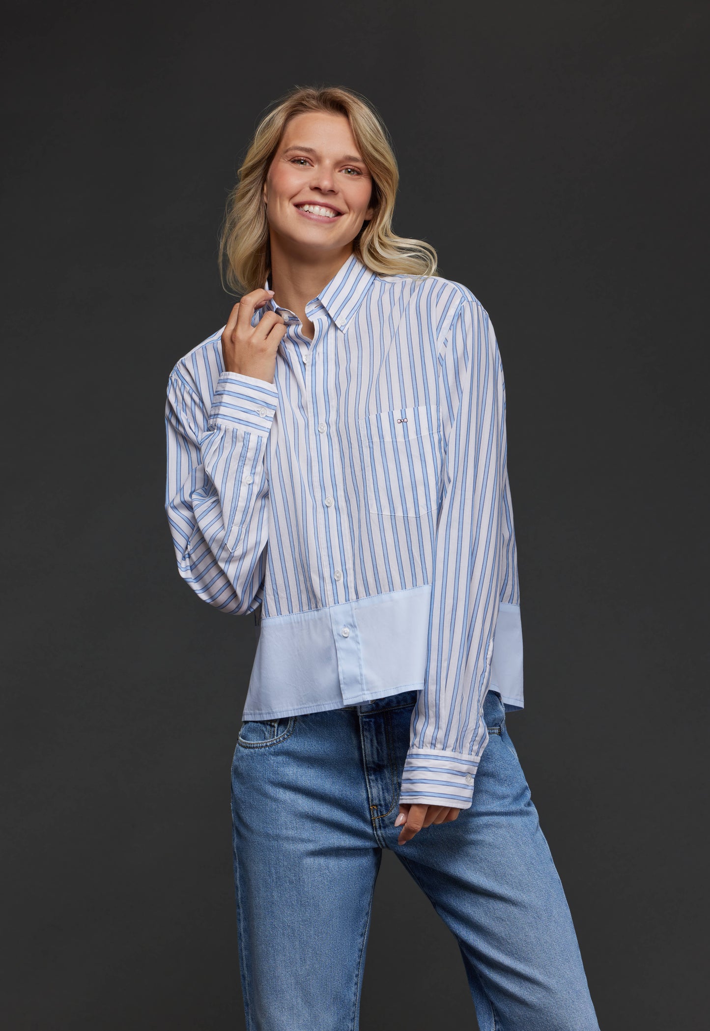 Chemise en coton bleu rayé à empiècement uni upcyclée Pap'Atelier