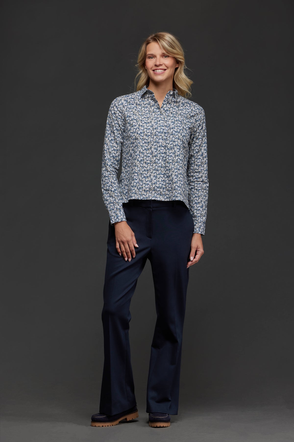 Chemise upcyclée Pap'Atelier en coton à imprimé floral et dos ouvert