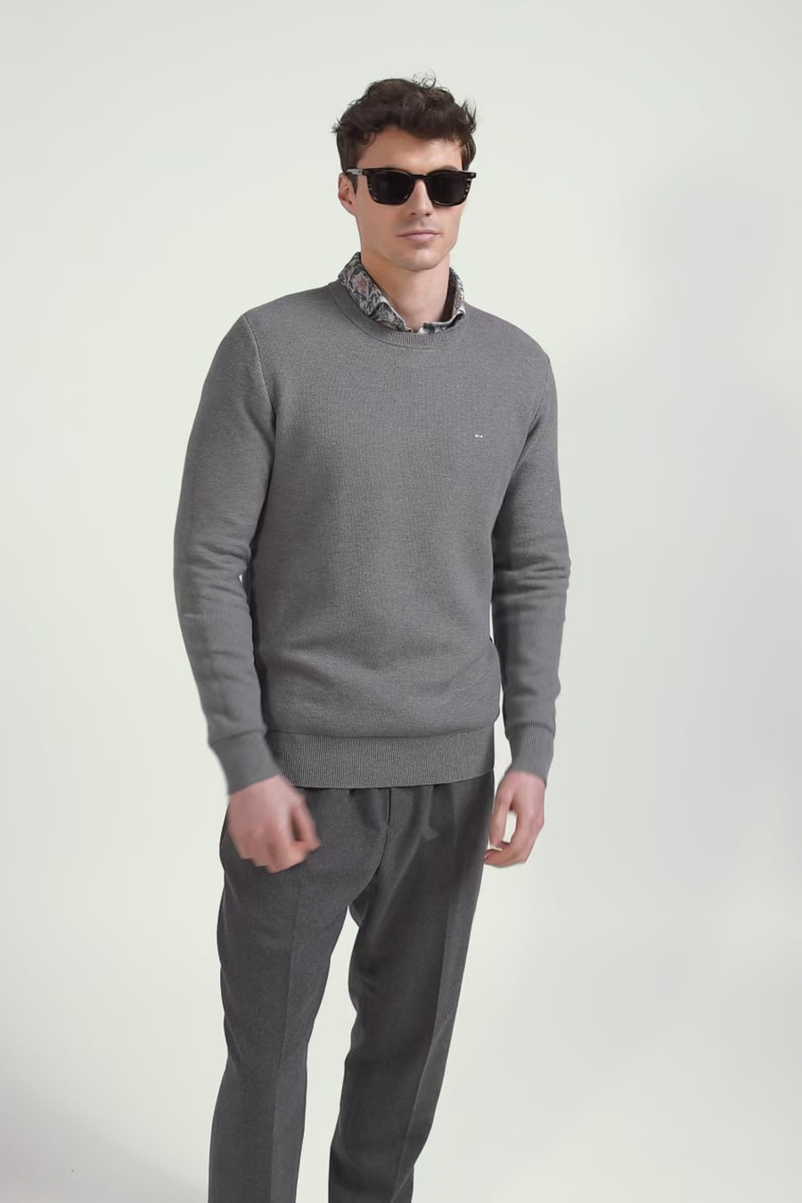 Regular grey cotton crew neck jumper