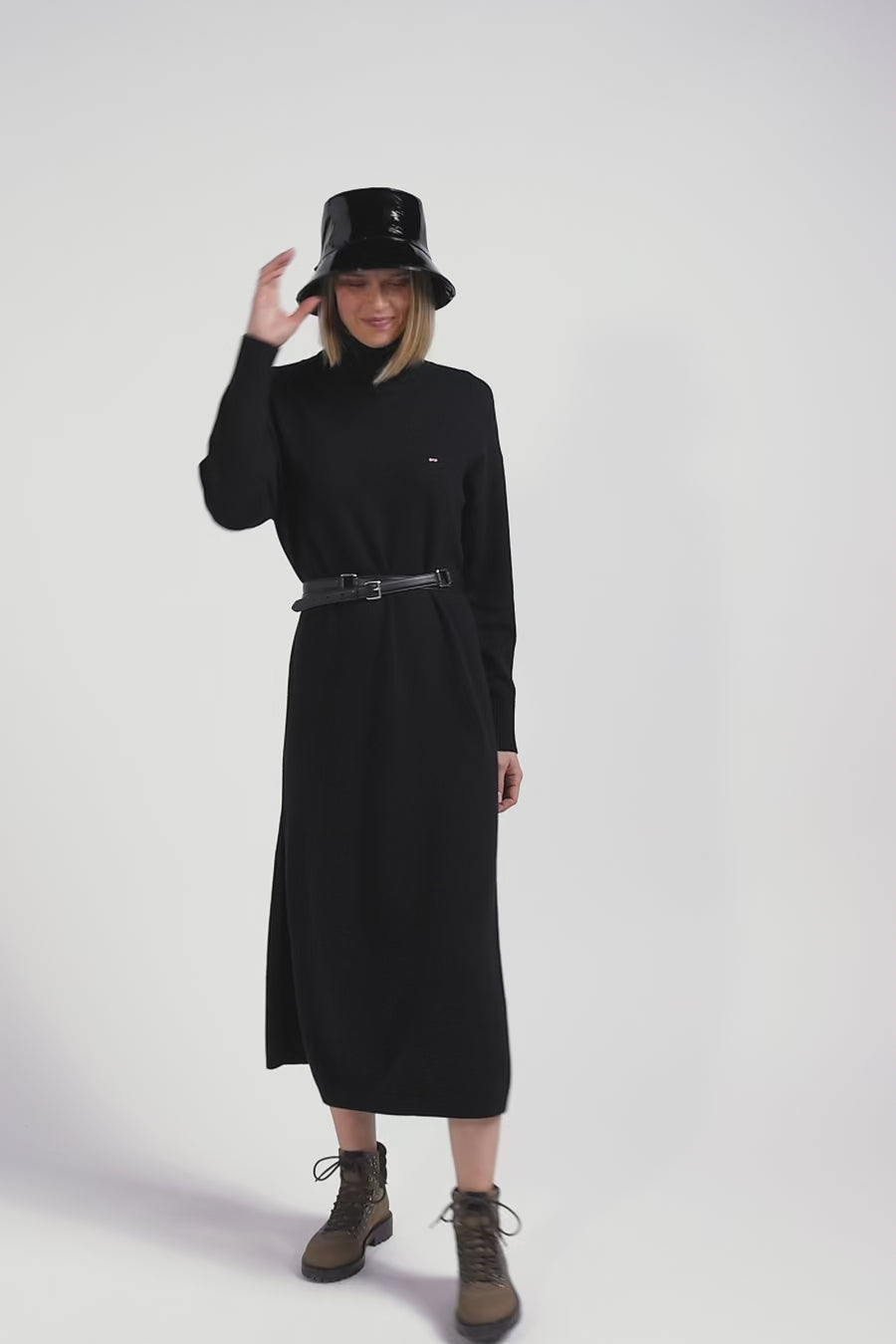 Robe col roulé en laine et coton noire coupe Relaxed