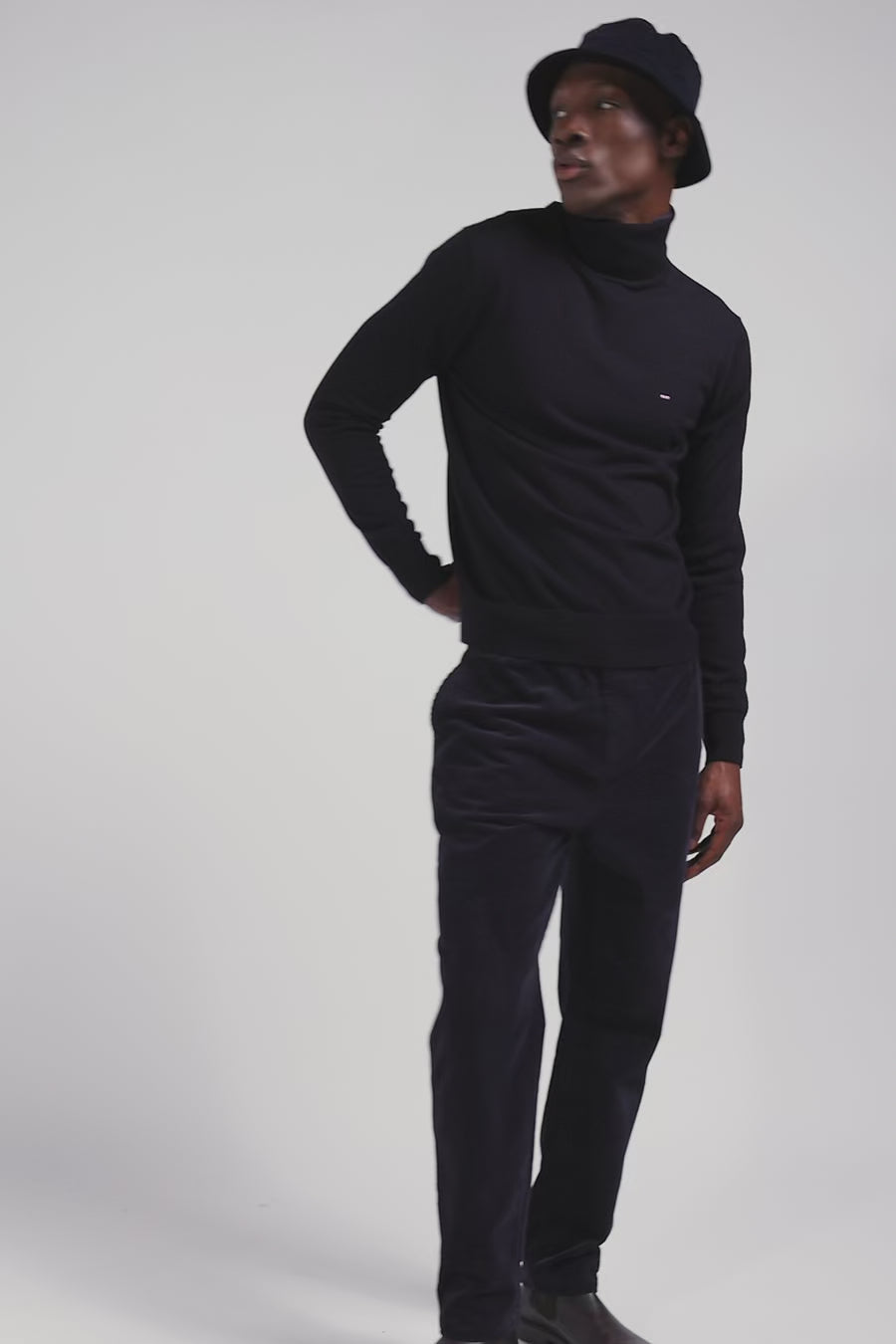 Regular navy blue merino wool turtleneck jumper